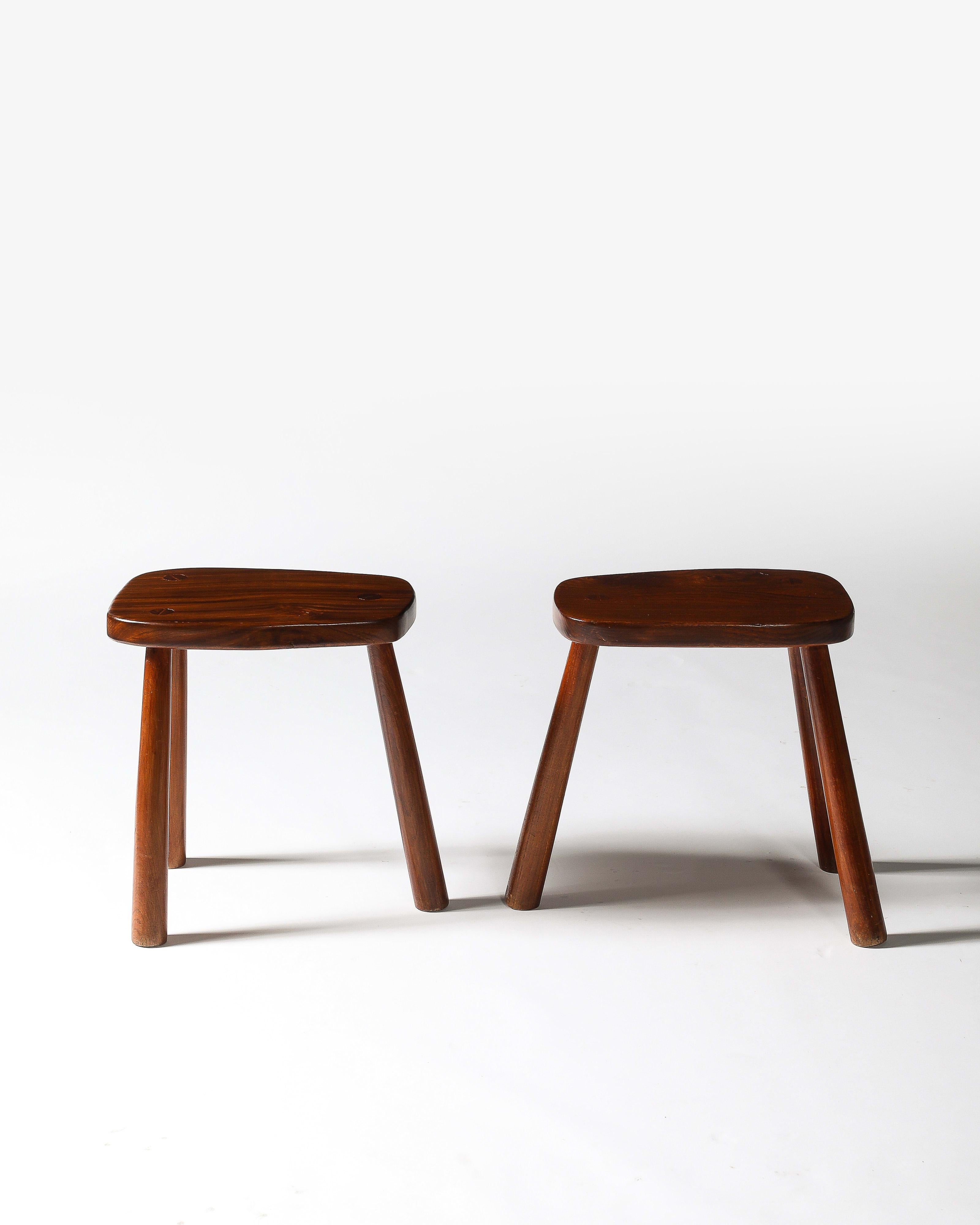 Tabouret rustique tripode Elm France, c. 1960 en vente 1