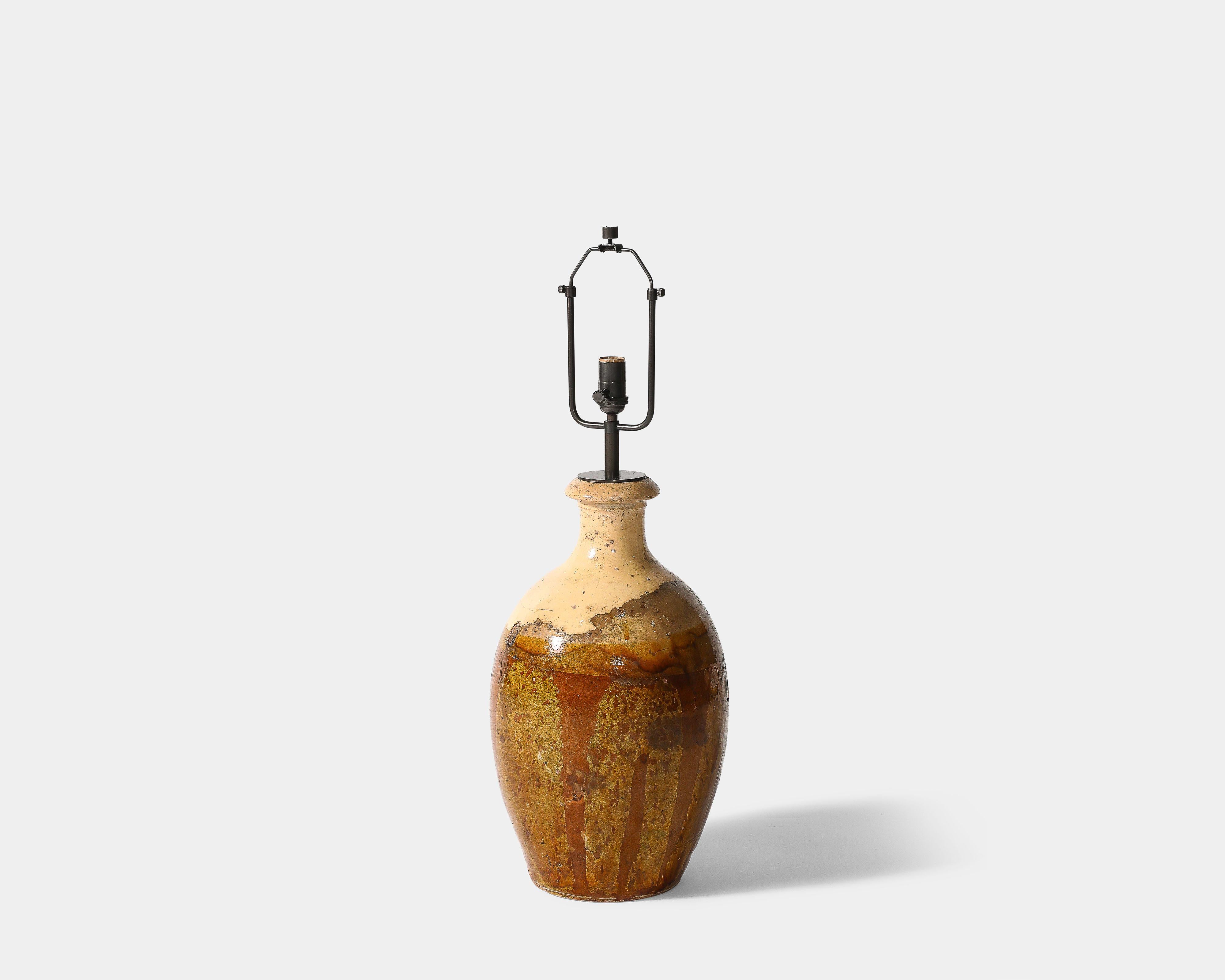 Rustique Lampe de table en céramique émaillée et formée à la main, Italie, C.I.C. en vente
