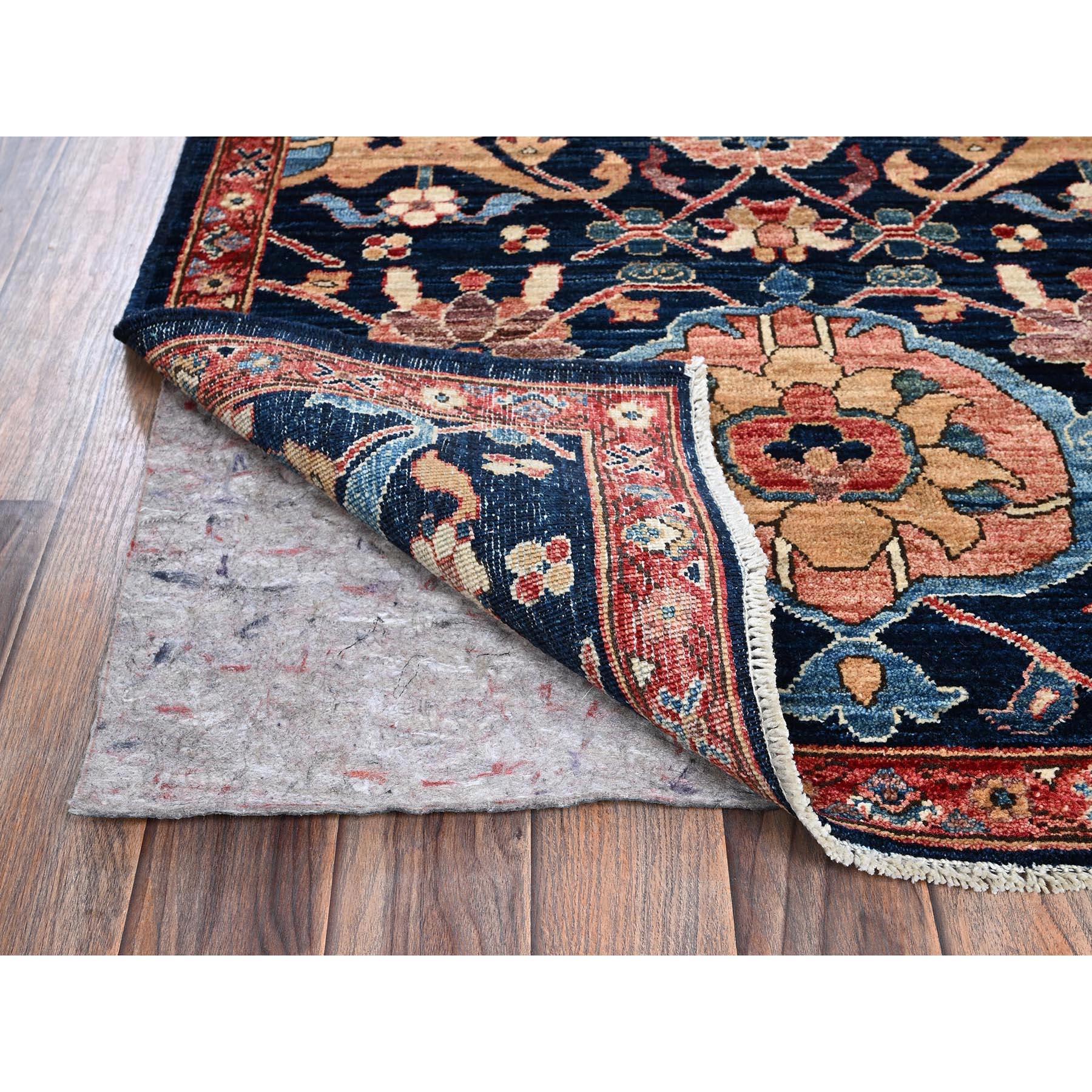3'x5' Yale Blau Nordwest Persisch mit All Over Design Handgeknüpfter Wollteppich (Stammeskunst) im Angebot