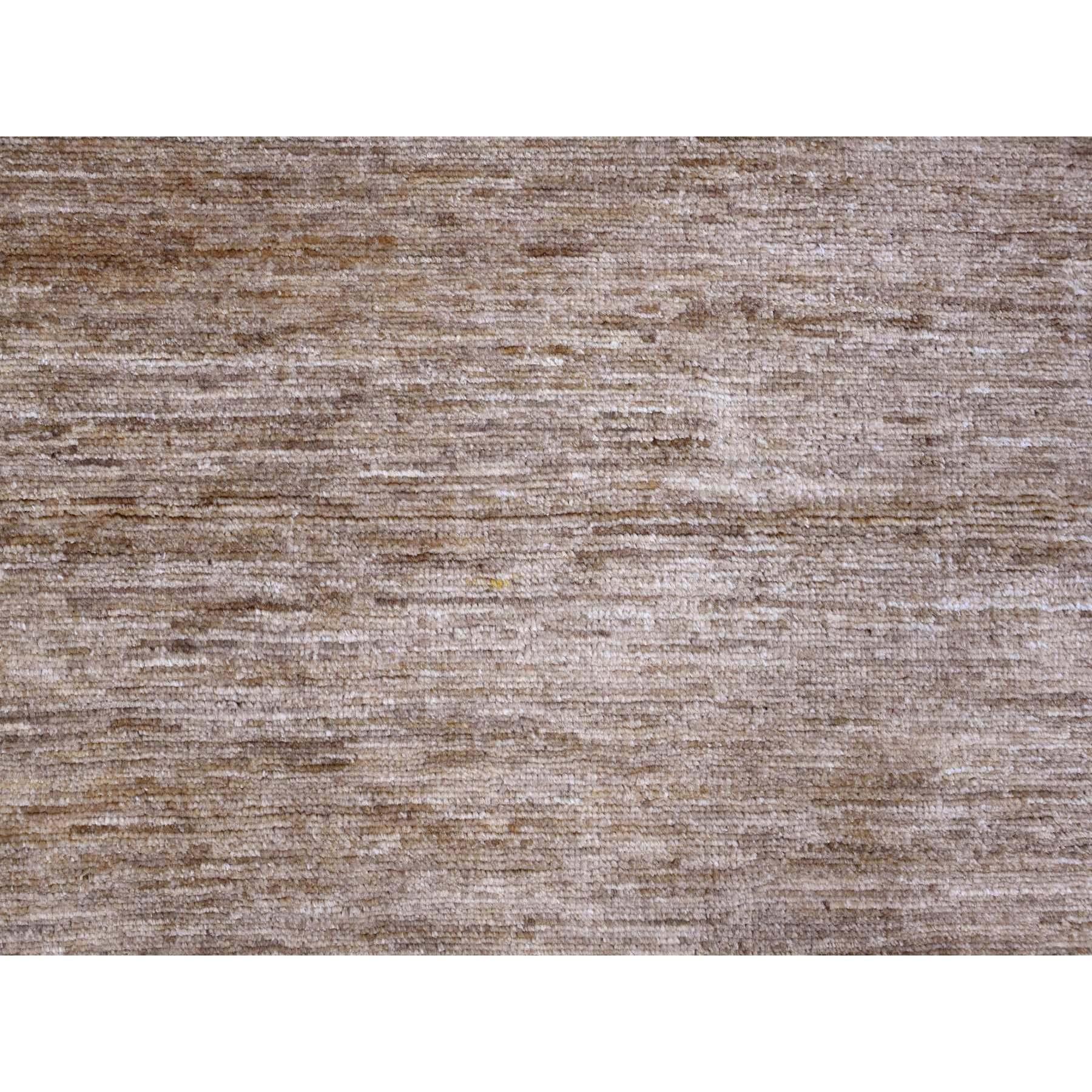 8'x9' Kupferbrauner handgesponnener Ghazni Wollteppich mit handgeknüpften Mustern (Wolle) im Angebot