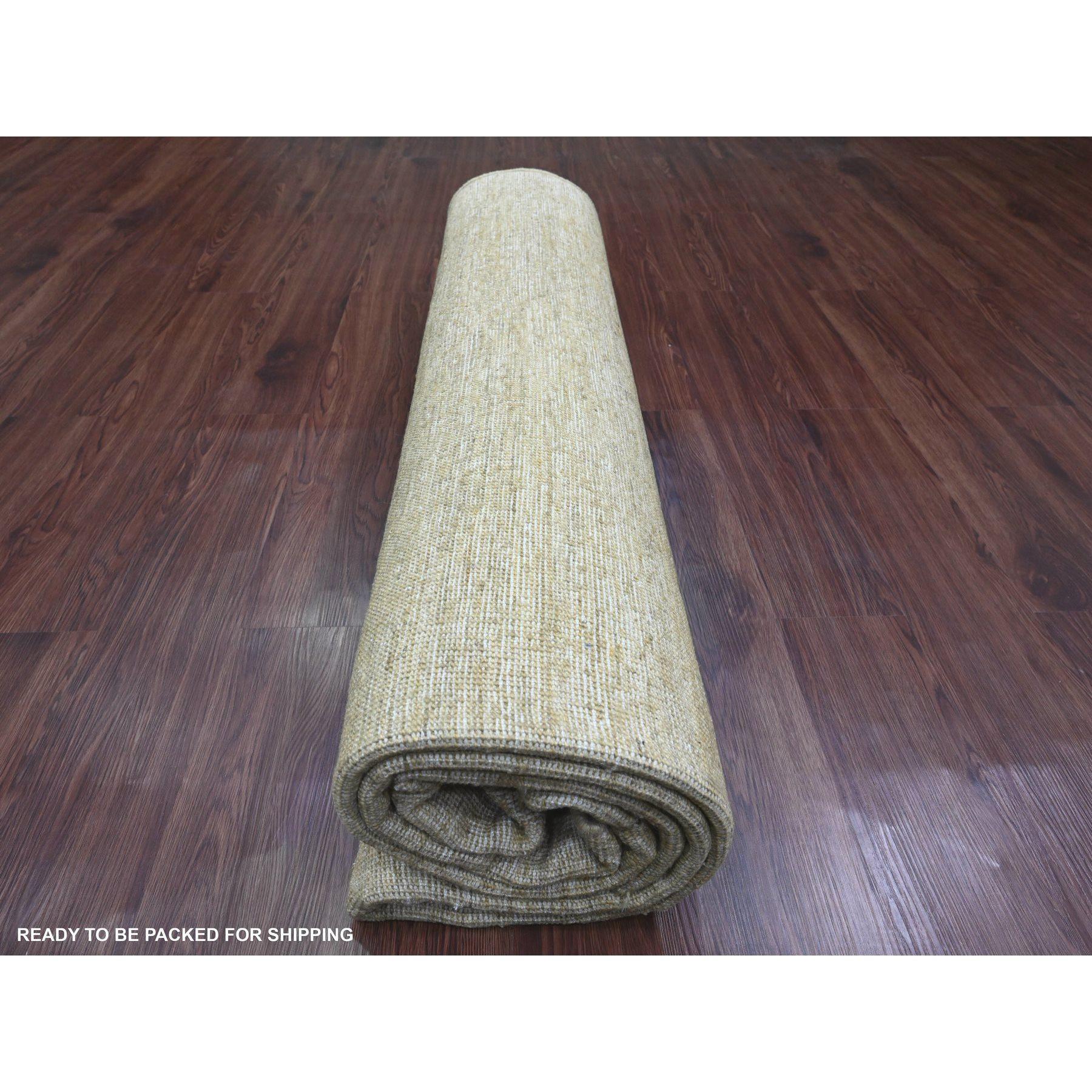8'x9' Kupferbrauner handgesponnener Ghazni Wollteppich mit handgeknüpften Mustern im Angebot 1
