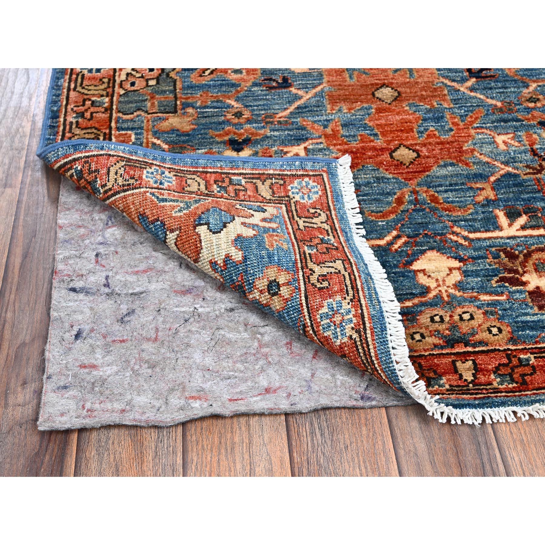 3'x10' Blau Aryana Grade Heriz All Over Design Hand geknüpft Wolle Läufer Teppich (Stammeskunst) im Angebot