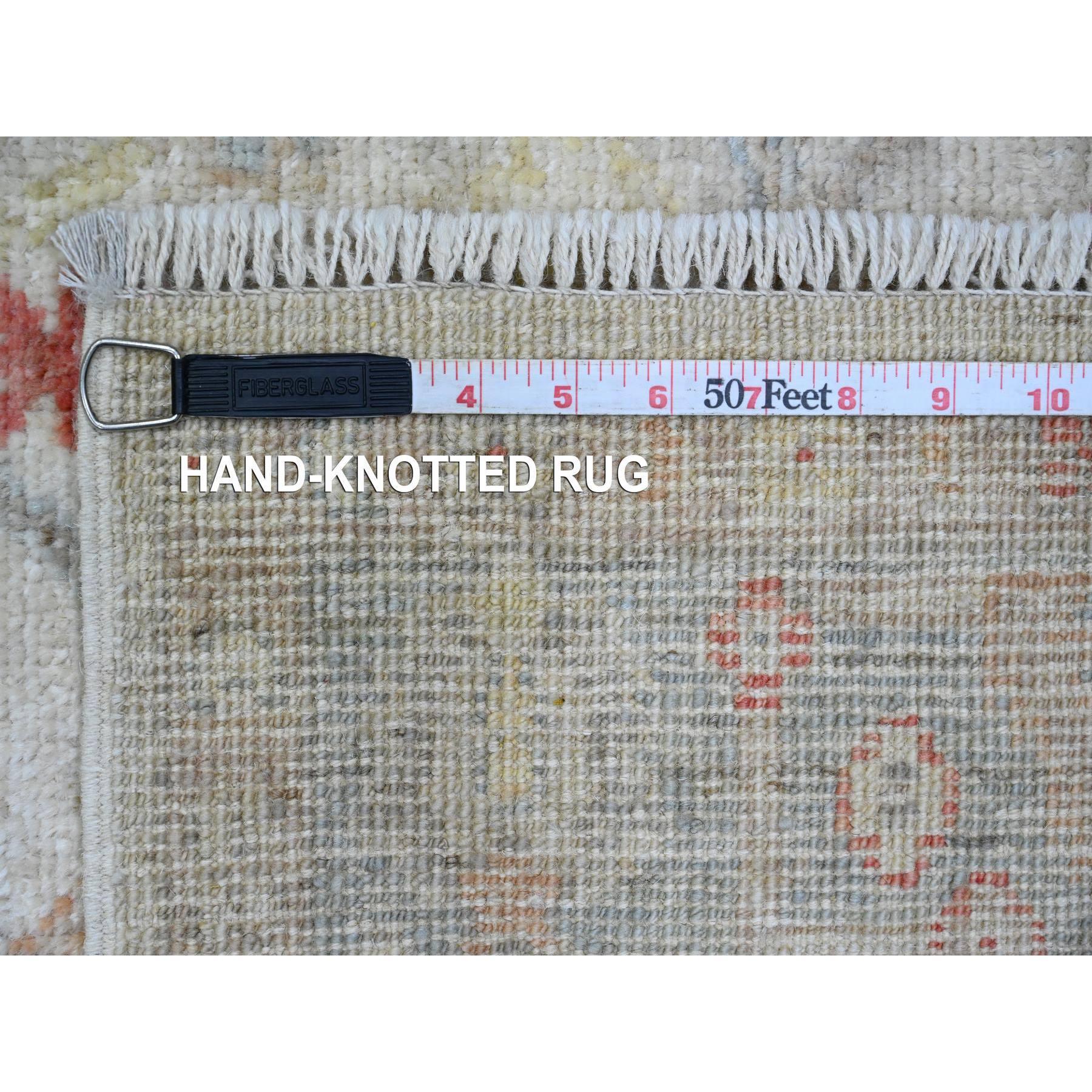 4'x12'3' Weißer handgeknüpfter afghanischer Angora Oushak Blatt Design Wollteppich (21. Jahrhundert und zeitgenössisch) im Angebot