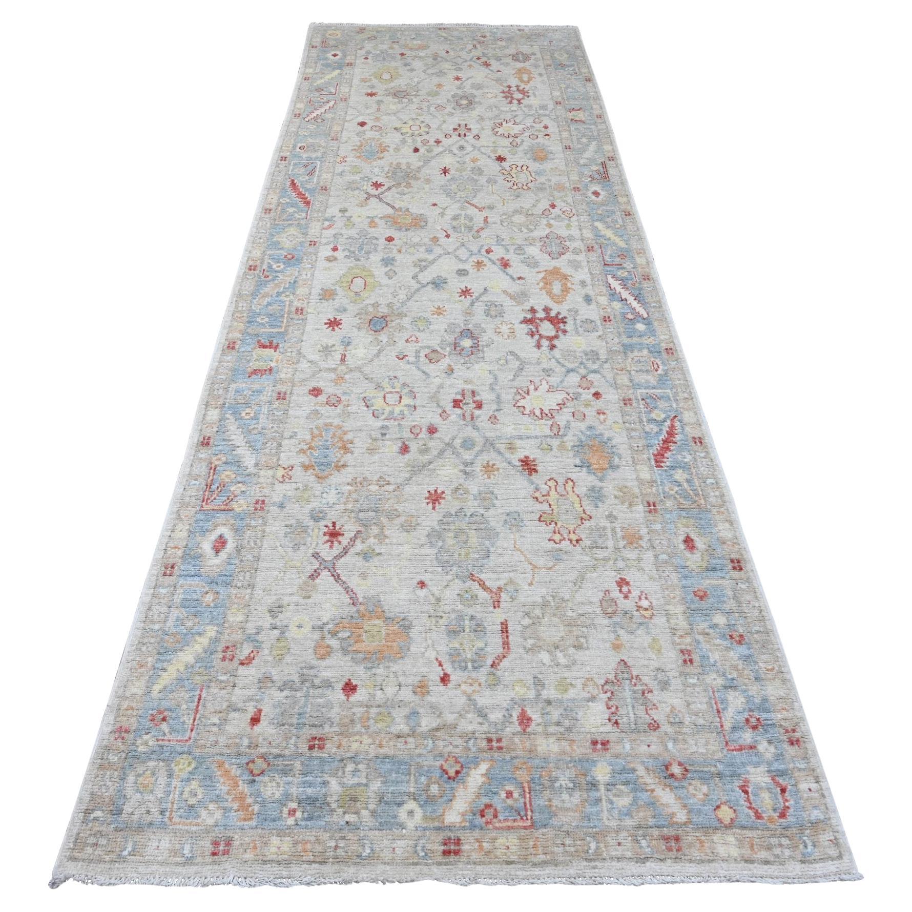 4'x12'3' White Hand Knotted Afghan Angora Oushak Leaf Design Wool Runner Rugs (Tappeto da corsa in lana con disegno di foglie)