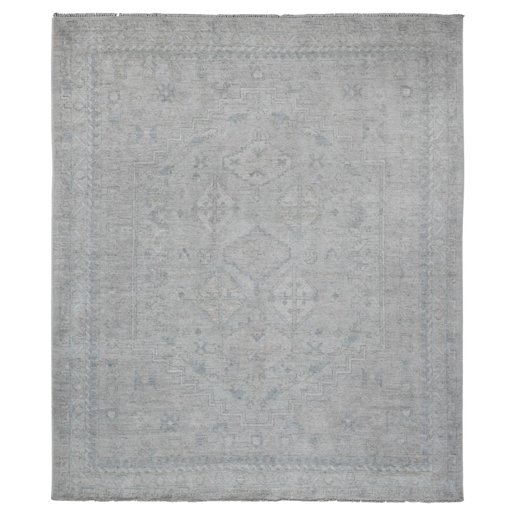 Tappeto orientale in lana annodata a mano 8'x9'8" grigio ispirato al villaggio dell'Anatolia