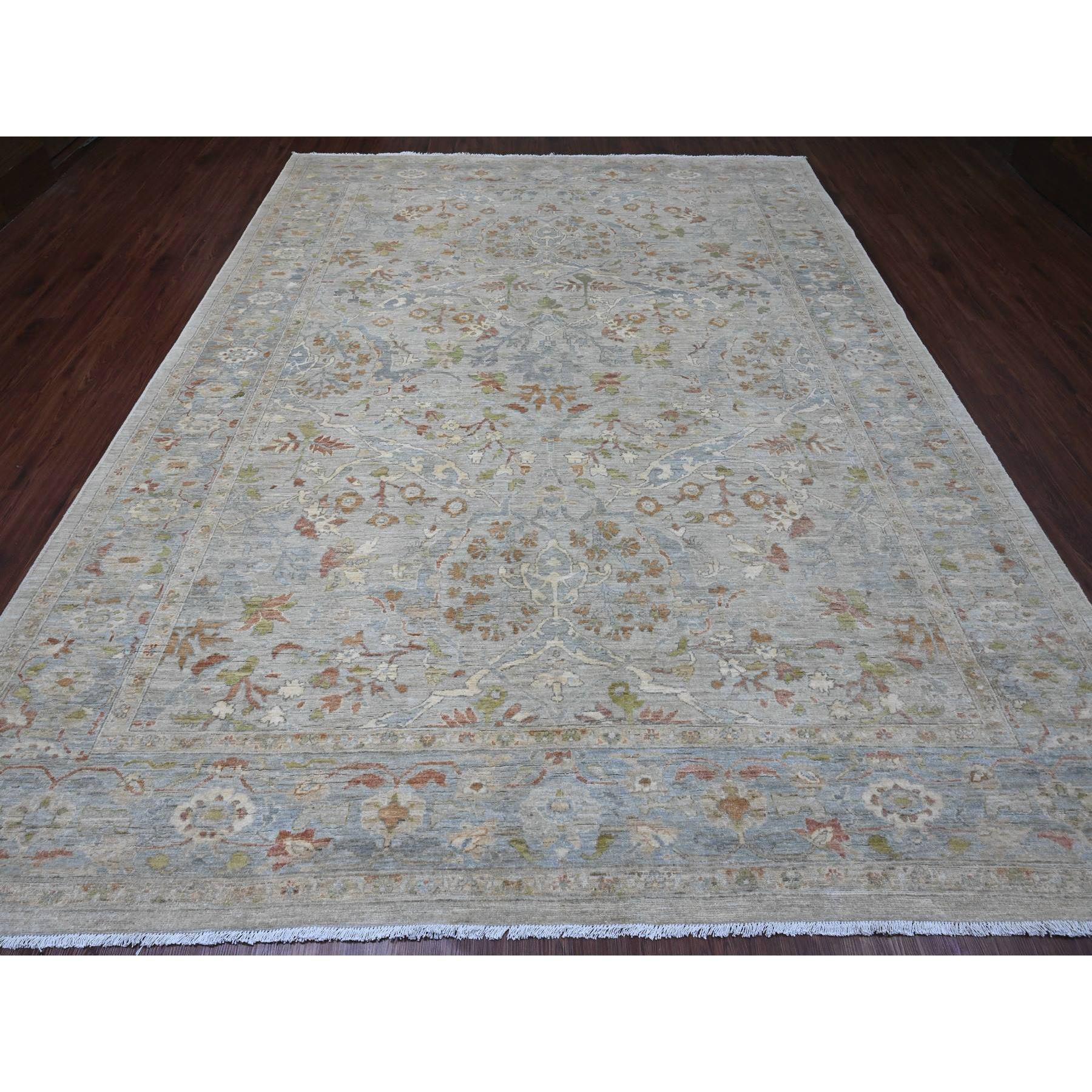 Grigio MISTI, annodato a mano, Design/One Ziegler Mahal con tocchi d'oro, marrone cioccolato e verde, 100% lana, tinture naturali, Tappeto Orientale
Materiali primari: Lana
Lattice: No Pile 
altezza: 0,25 pollici
Stile: Di transizione
Colore
