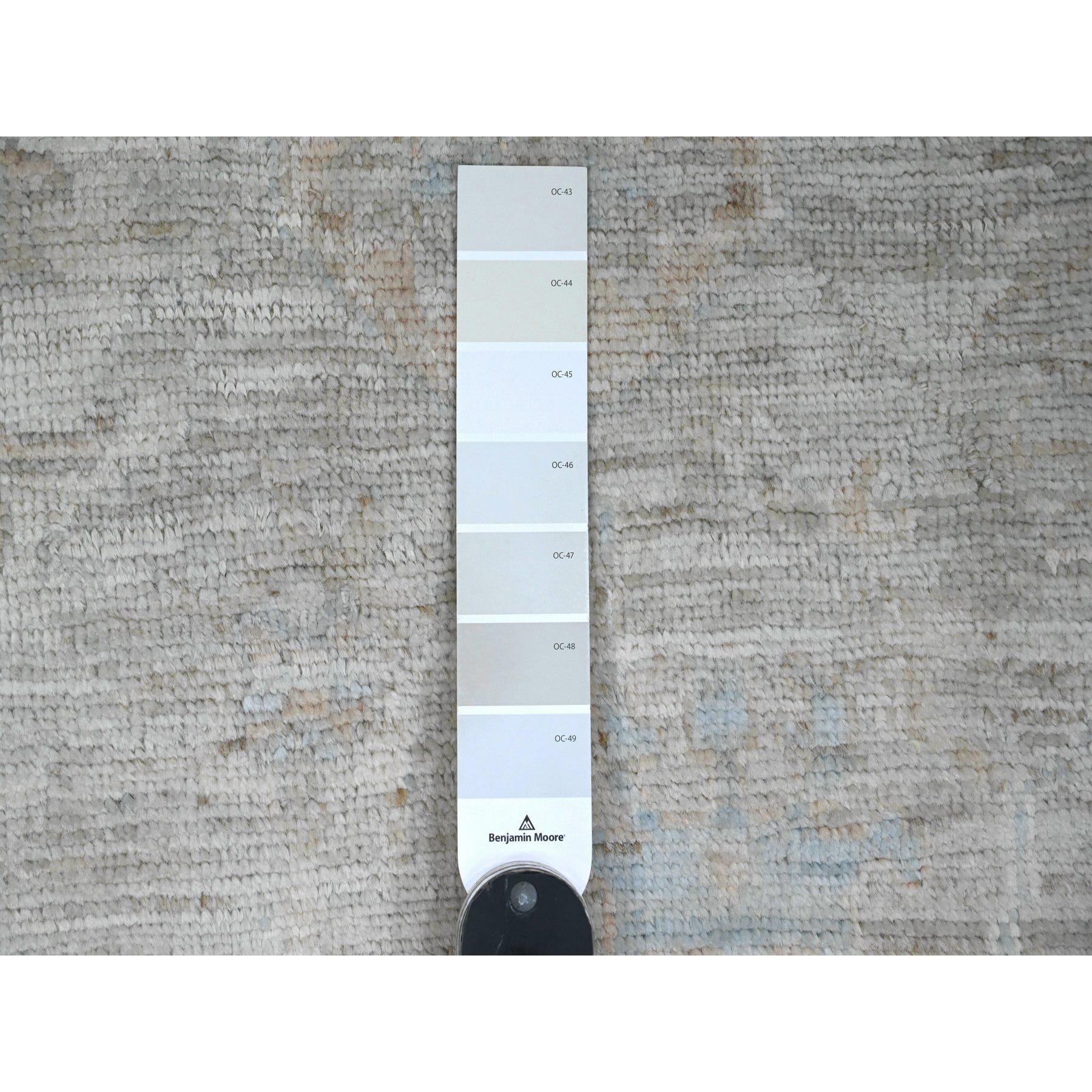 Annodato a mano Tappeto Afghano Angora Oushak Leaf Pattern 4'x6' grigio annodato a mano in pura lana in vendita