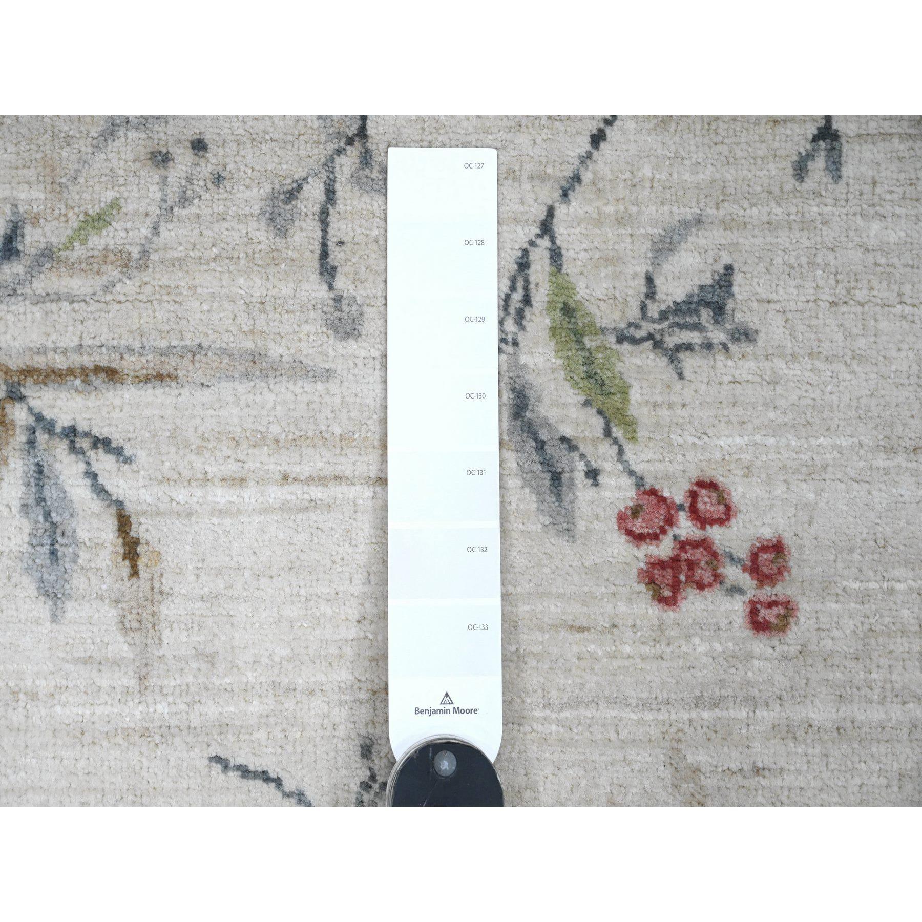 Modern 4'x6' Chiffon White Sparrows on the Tree Peshawar Soft Wool Hand Knotted Rug For Sale