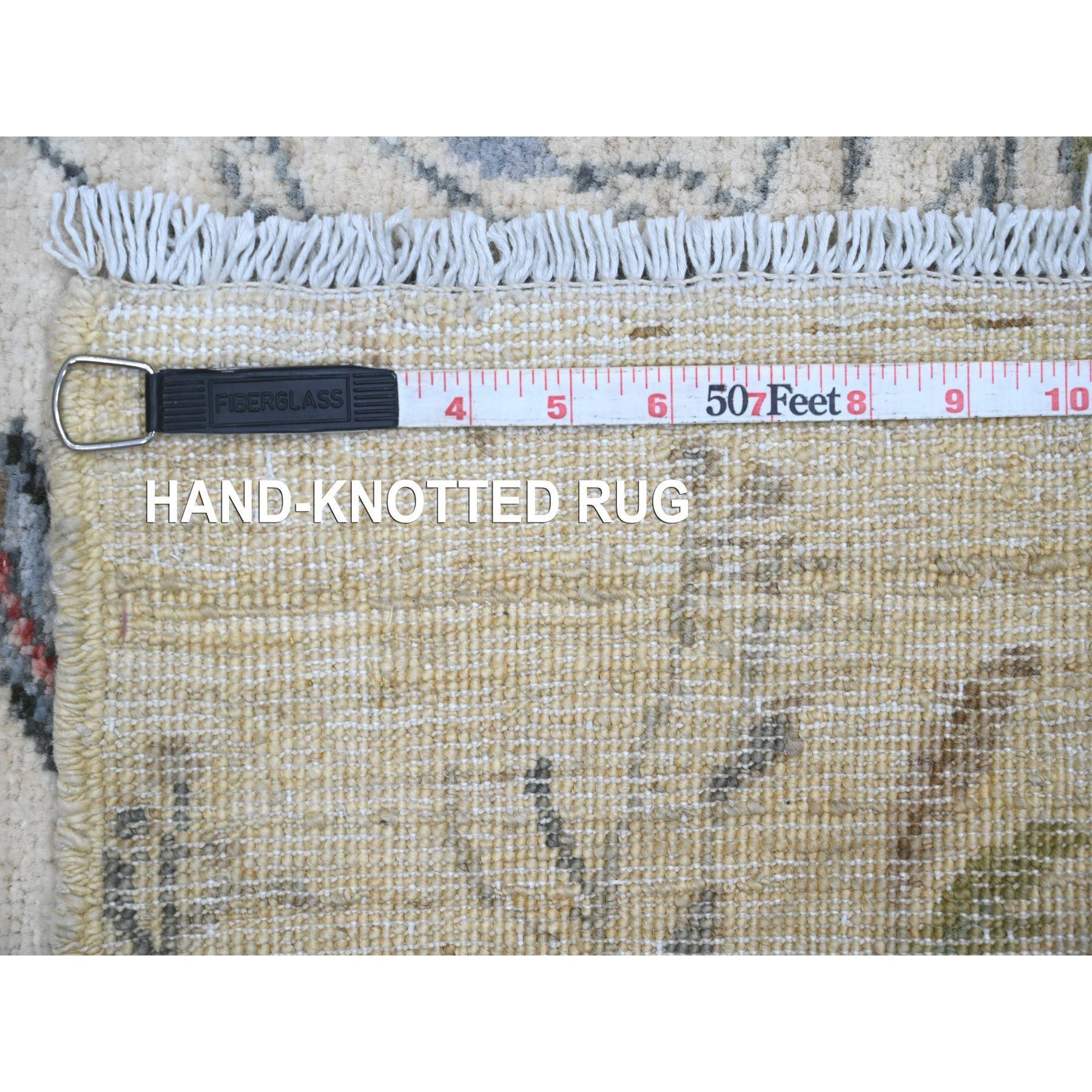 4'x6' Chiffon White Sparrows on the Tree Peshawar Soft Wool Hand Knotted Rug In New Condition For Sale In Carlstadt, NJ