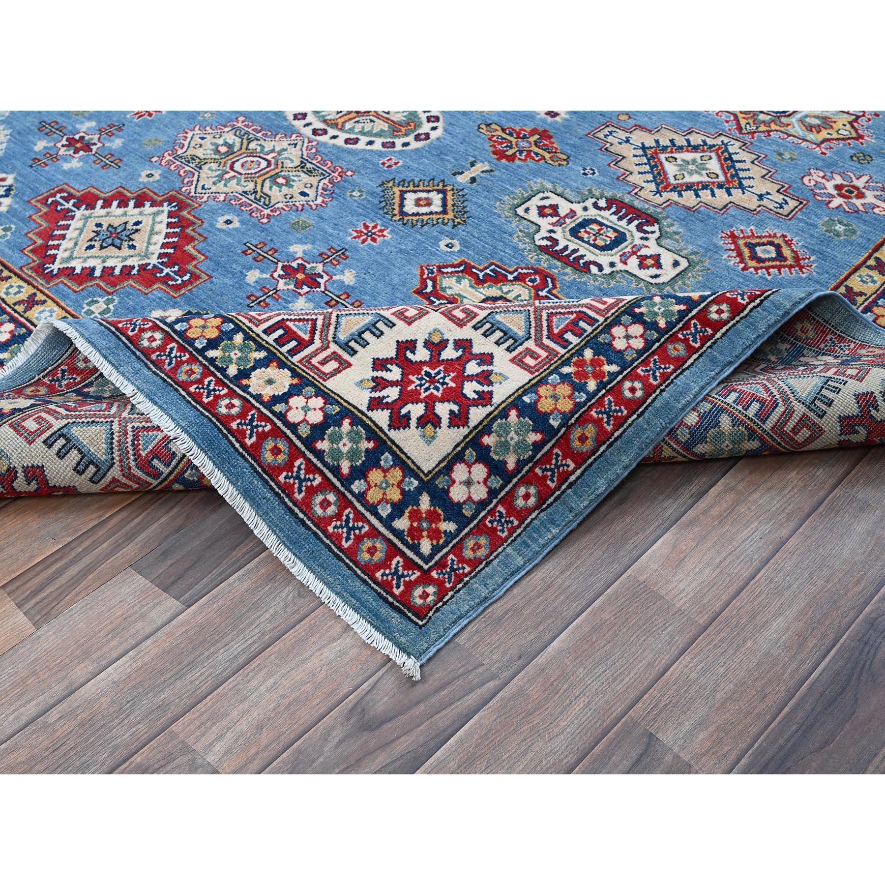 XXIe siècle et contemporain 8'x10' Tapis en laine douce noué à la main, bleu Kazak avec motifs de médaillons tribaux