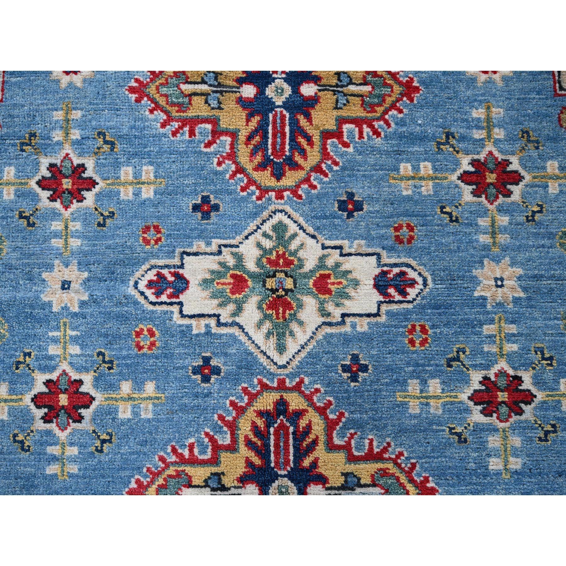 8'x10' Tapis en laine douce noué à la main, bleu Kazak avec motifs de médaillons tribaux 1