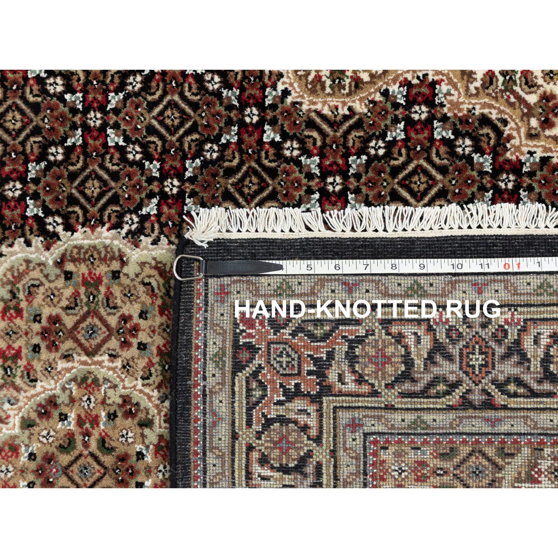 4'x6' Handgeknüpft Wolle Schwarz Fish Design Tabriz Mahi Orientteppich im Angebot 3