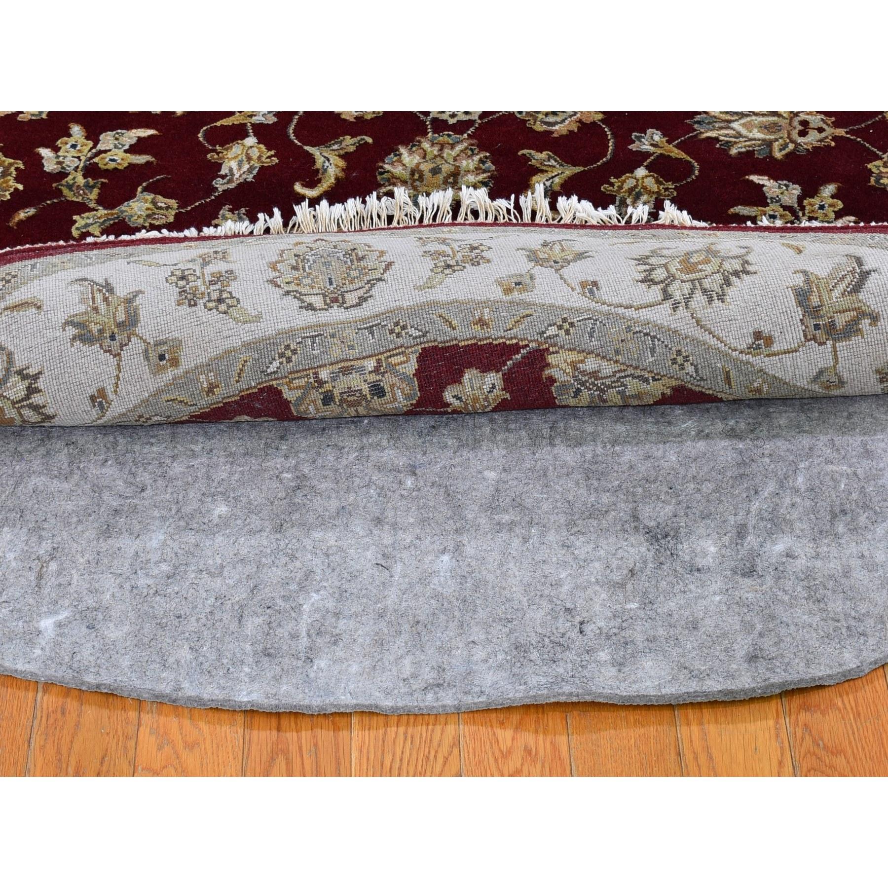 Tappeto orientale rotondo 5'x5' rosso metà lana e metà seta Rajasthan annodato a mano In condizioni Nuovo in vendita a Carlstadt, NJ