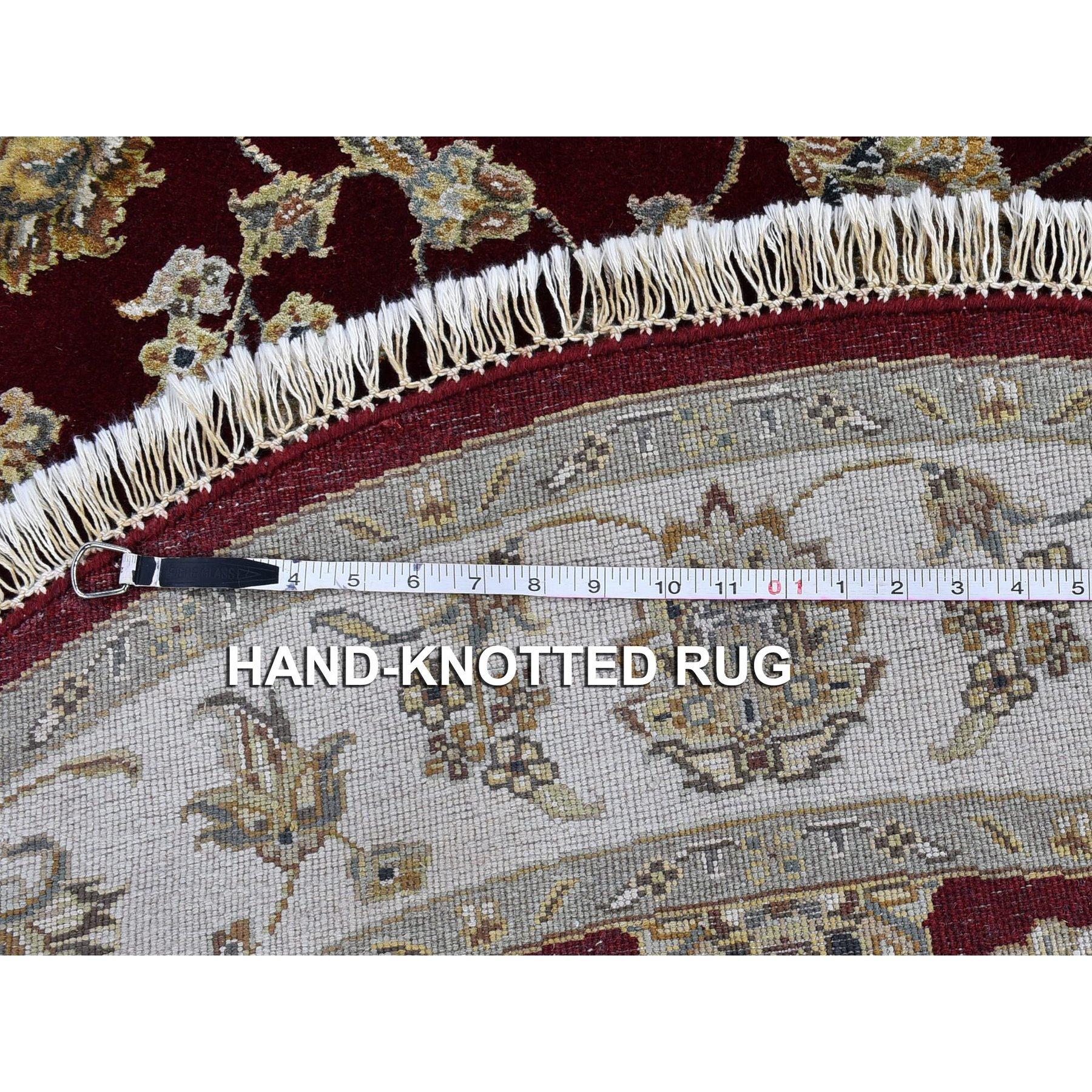 Tappeto orientale rotondo 5'x5' rosso metà lana e metà seta Rajasthan annodato a mano in vendita 1