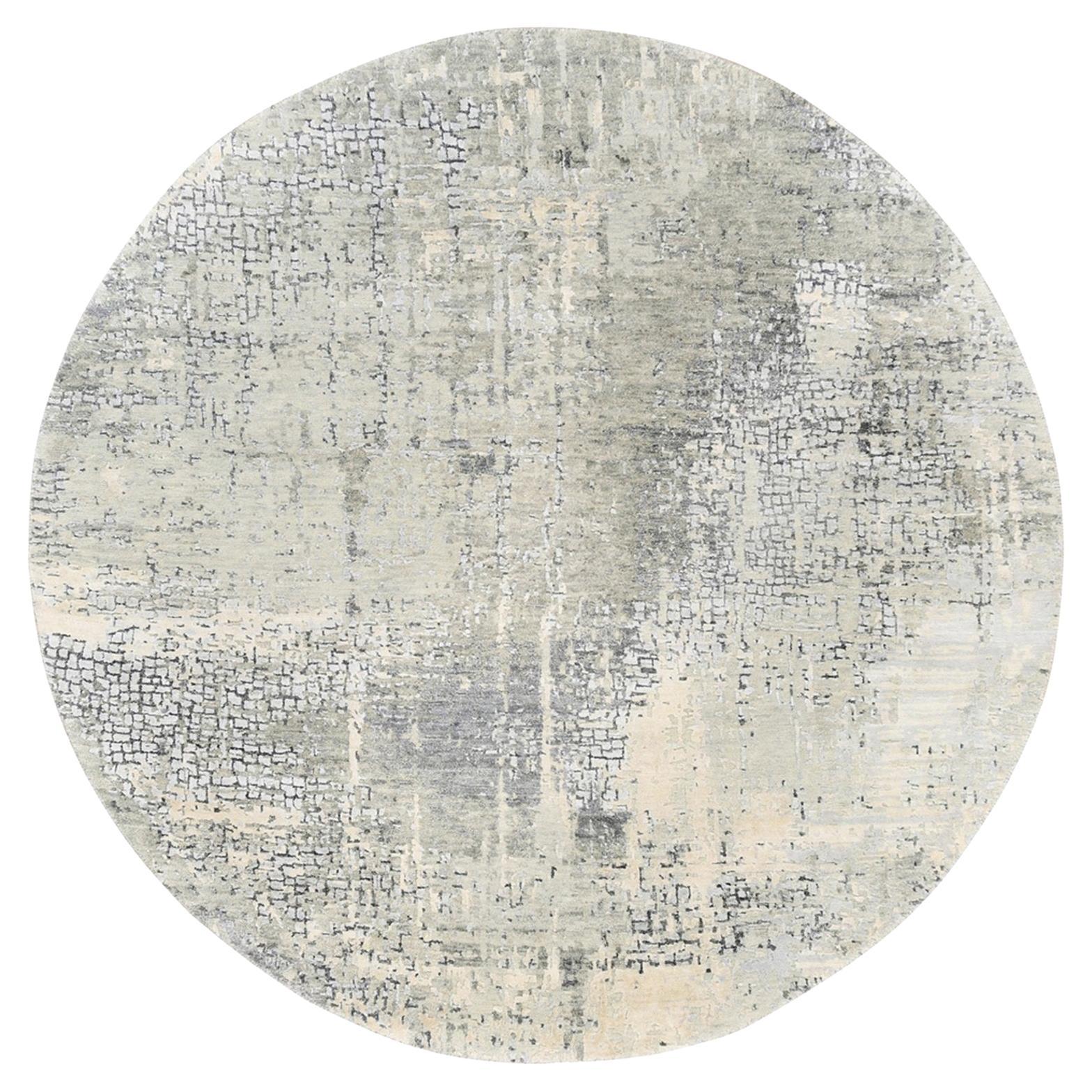 Tappeto rotondo 5'10 "x5'10" in lana-seta color taupe astratto con disegno a mosaico annodato a mano in vendita