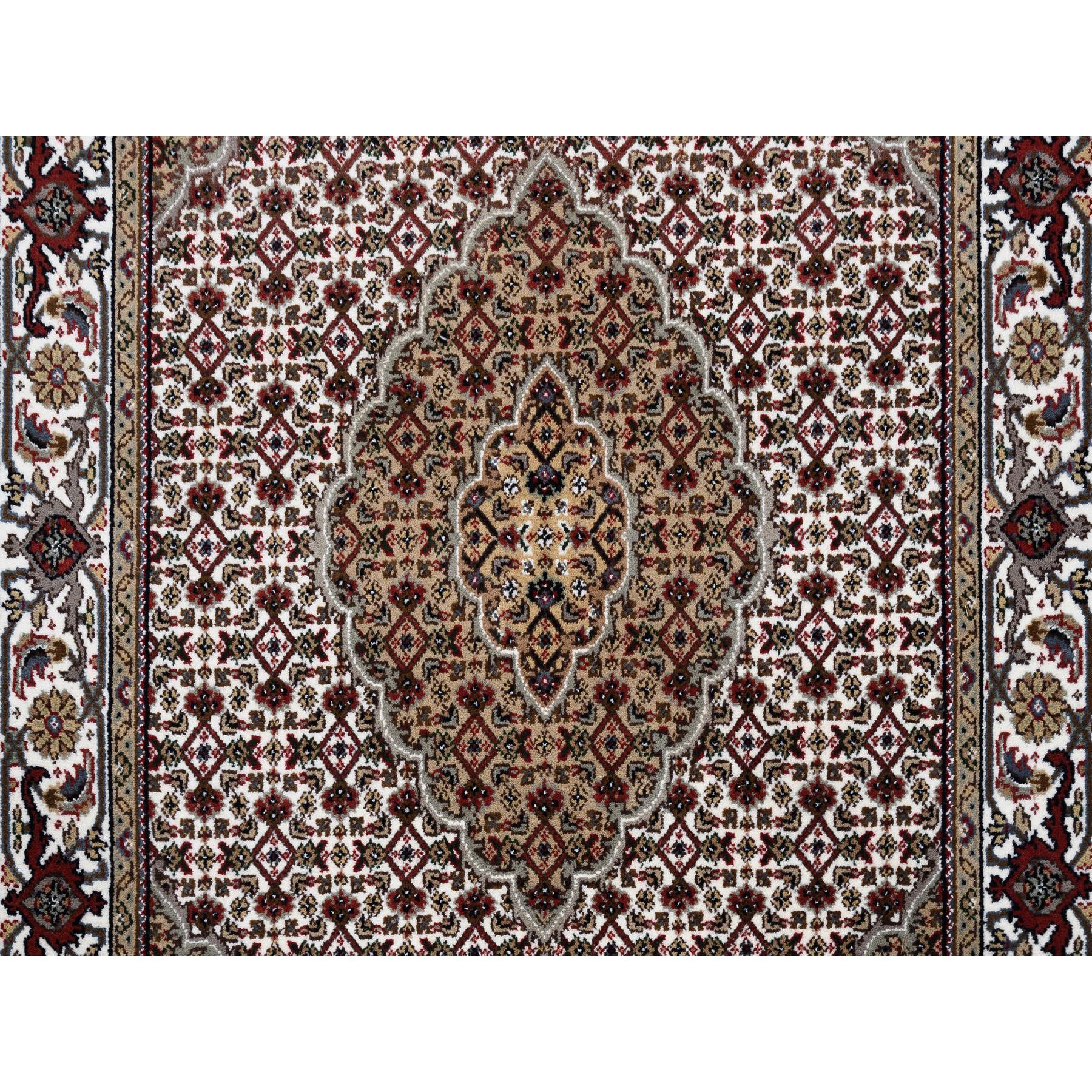 4'x6' Tabriz Mahi Fish Medaillon Design Wolle Hand geknüpft Elfenbein Teppich im Zustand „Neu“ im Angebot in Carlstadt, NJ