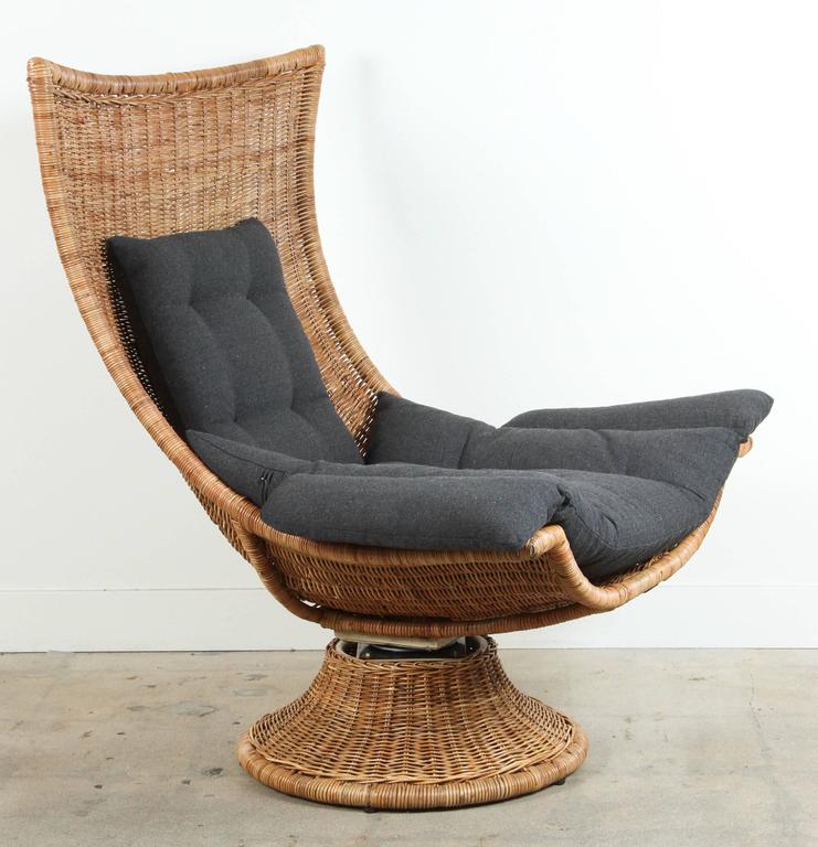 Healdsburg Swivel Chair