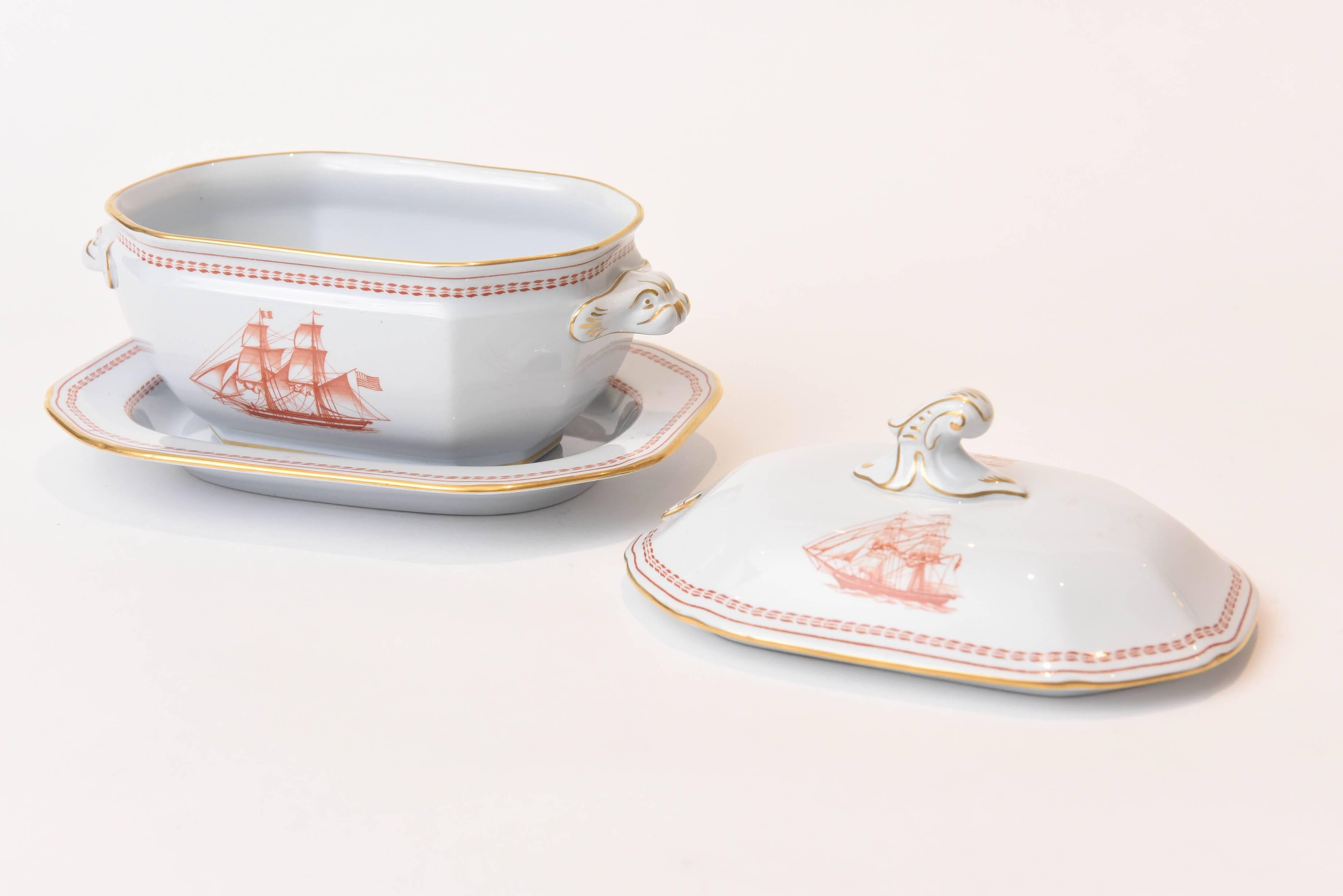 Hand-Crafted Spode Tradewinds Clipper Ship Red Chinese Export Style Sauce Tureen and Stand