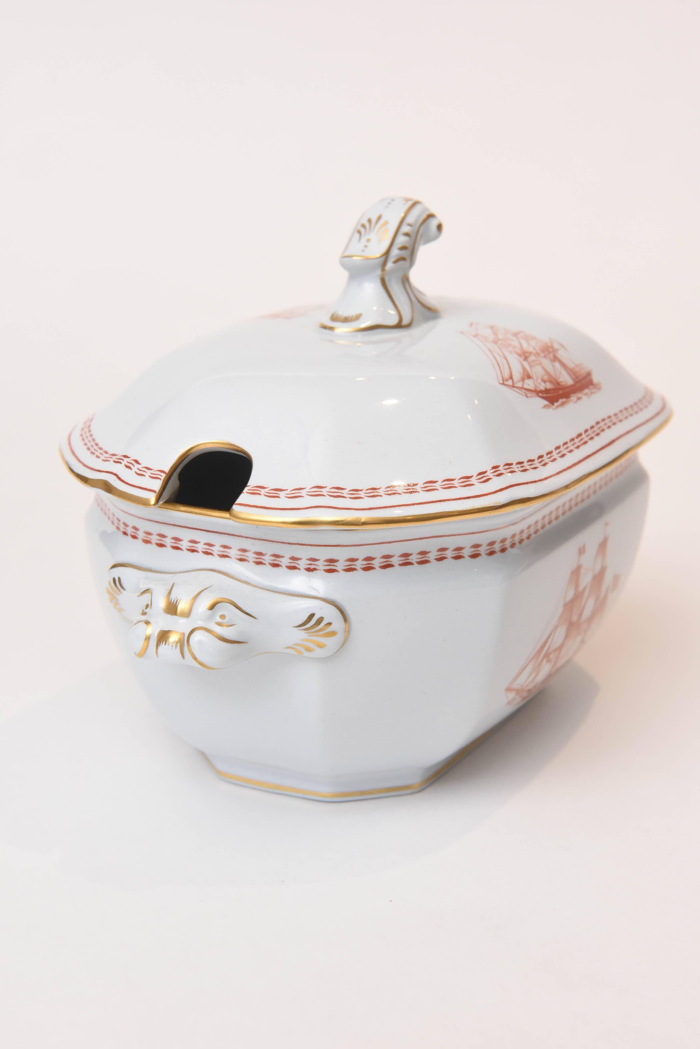 Spode Tradewinds Clipper Ship Red Chinese Export Style Sauce Tureen and Stand 1