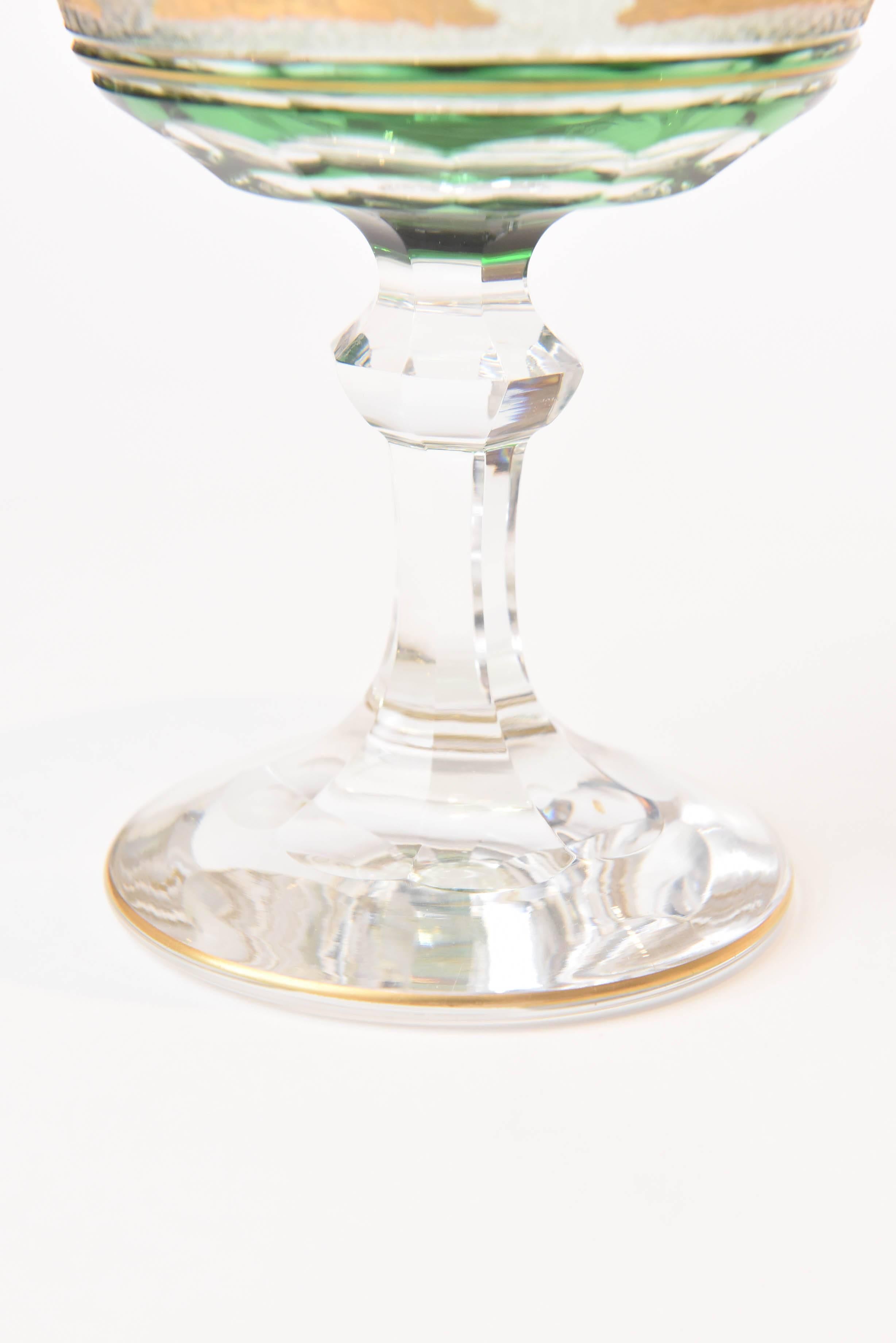 Nine Val Saint Lambert Green and Gilded Cameo Figure Champagne Coupes In Good Condition In West Palm Beach, FL
