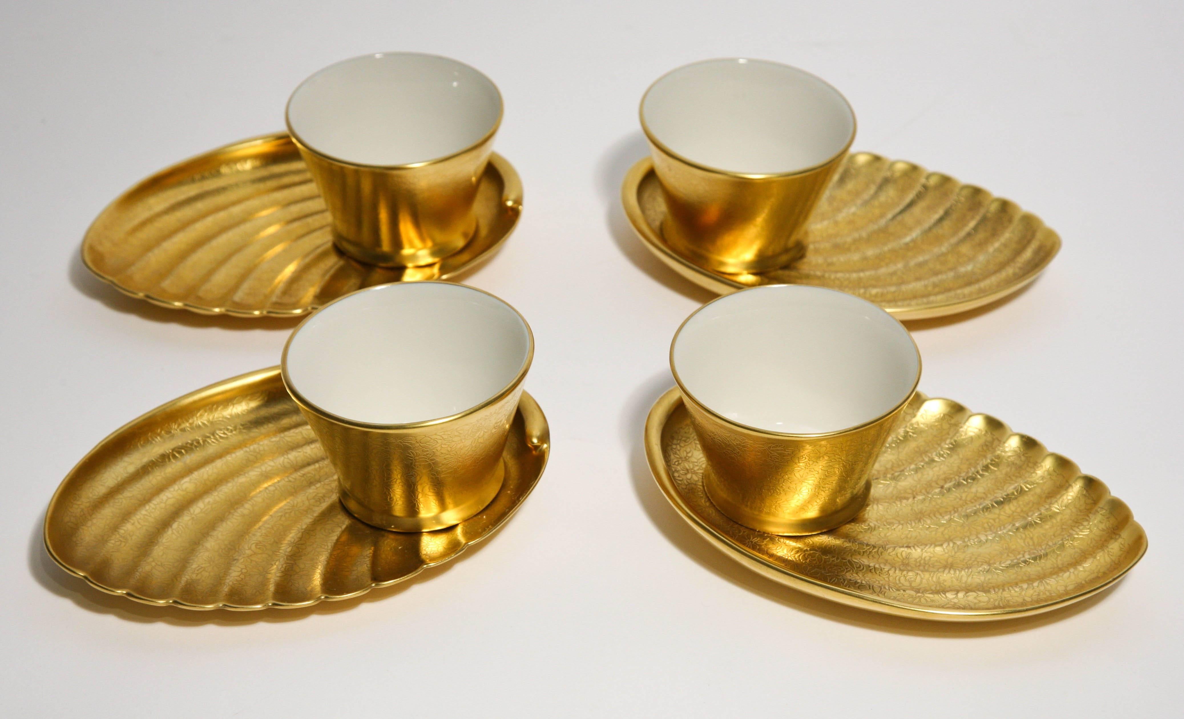 A wonderful vintage set by America's leading porcelain manufacturer Pickard featuring their all-over gilt acid etched pattern on fine porcelain. This versatile set would be perfect for chowder, soup and sandwich or used separately as side plate and