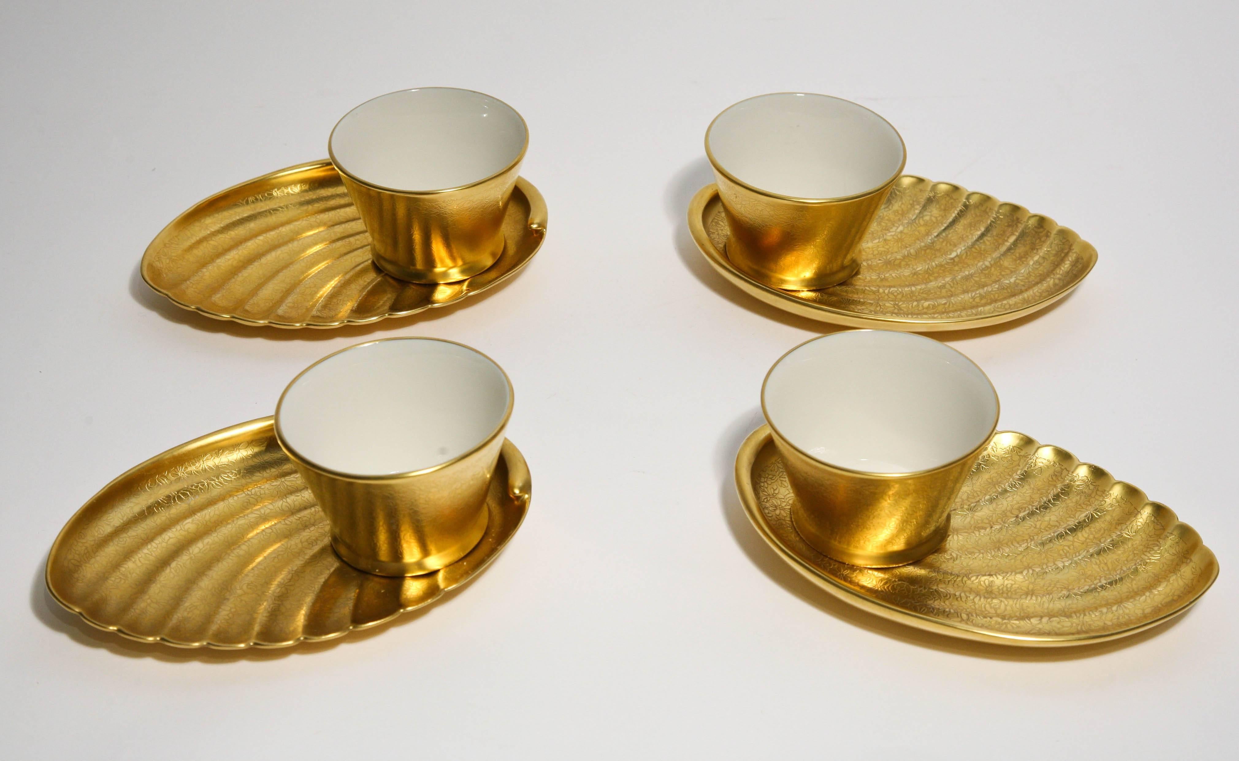 American 12 Seafood Sets '24 Pieces' All-Over Gold Pickard 12 Shell Plates and 12 Cups