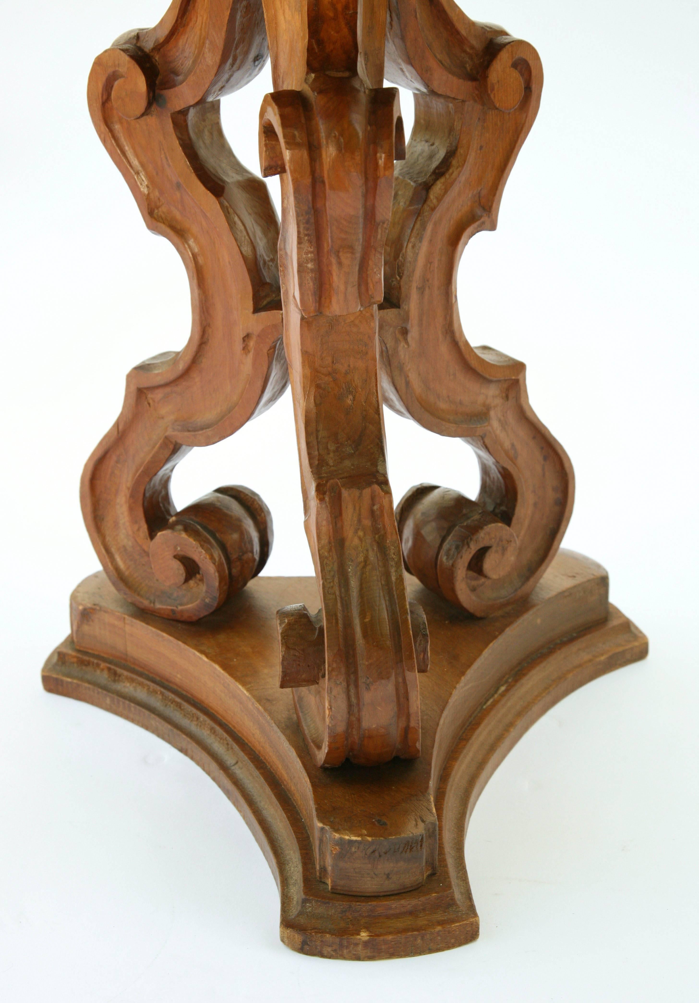 Carved Italian Gueridon with Carved Scrolling Legs For Sale 1