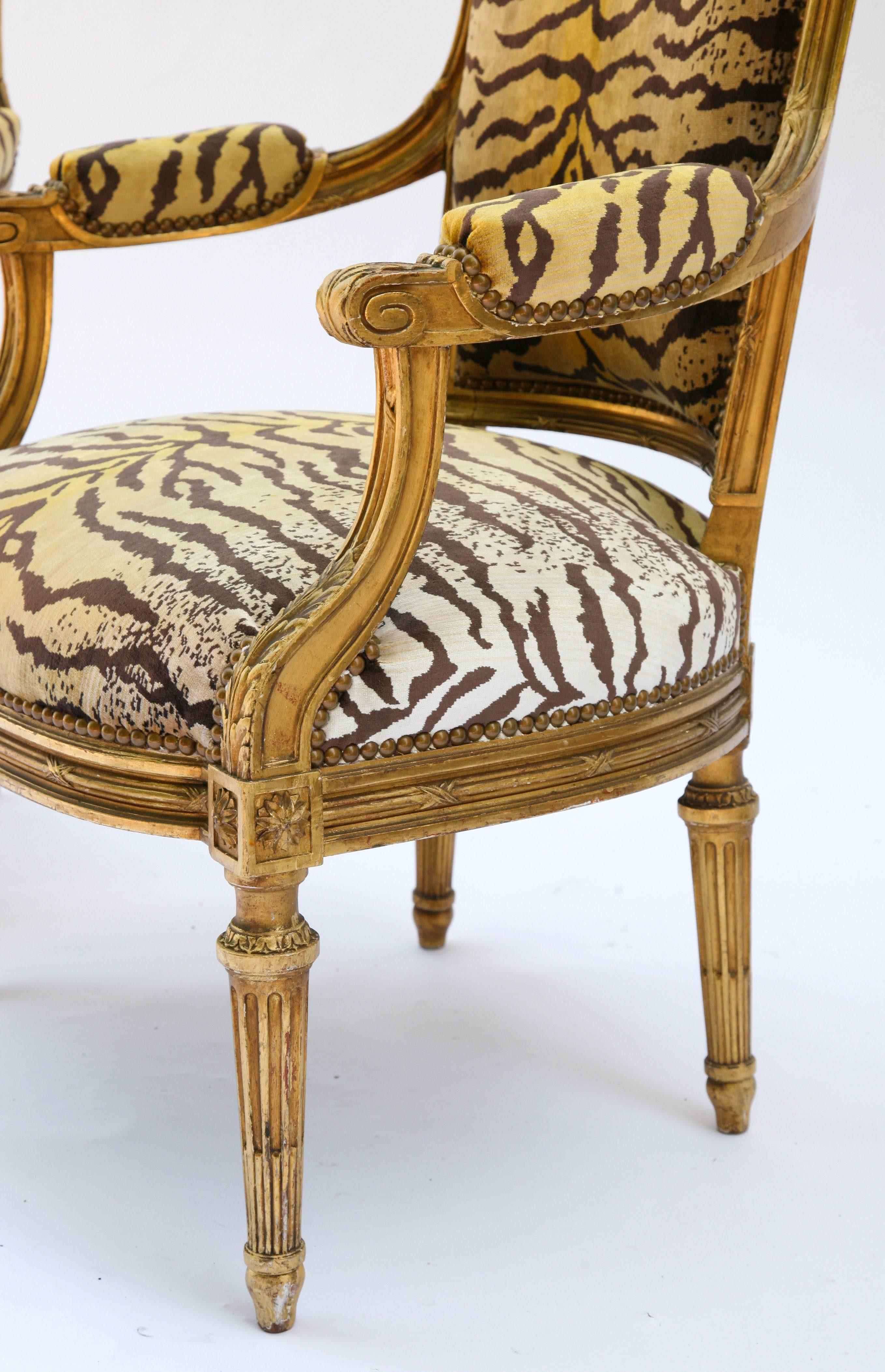 Pair of Guidnon & Fils, Early 19th Century Carved Giltwood Fauteuils 2