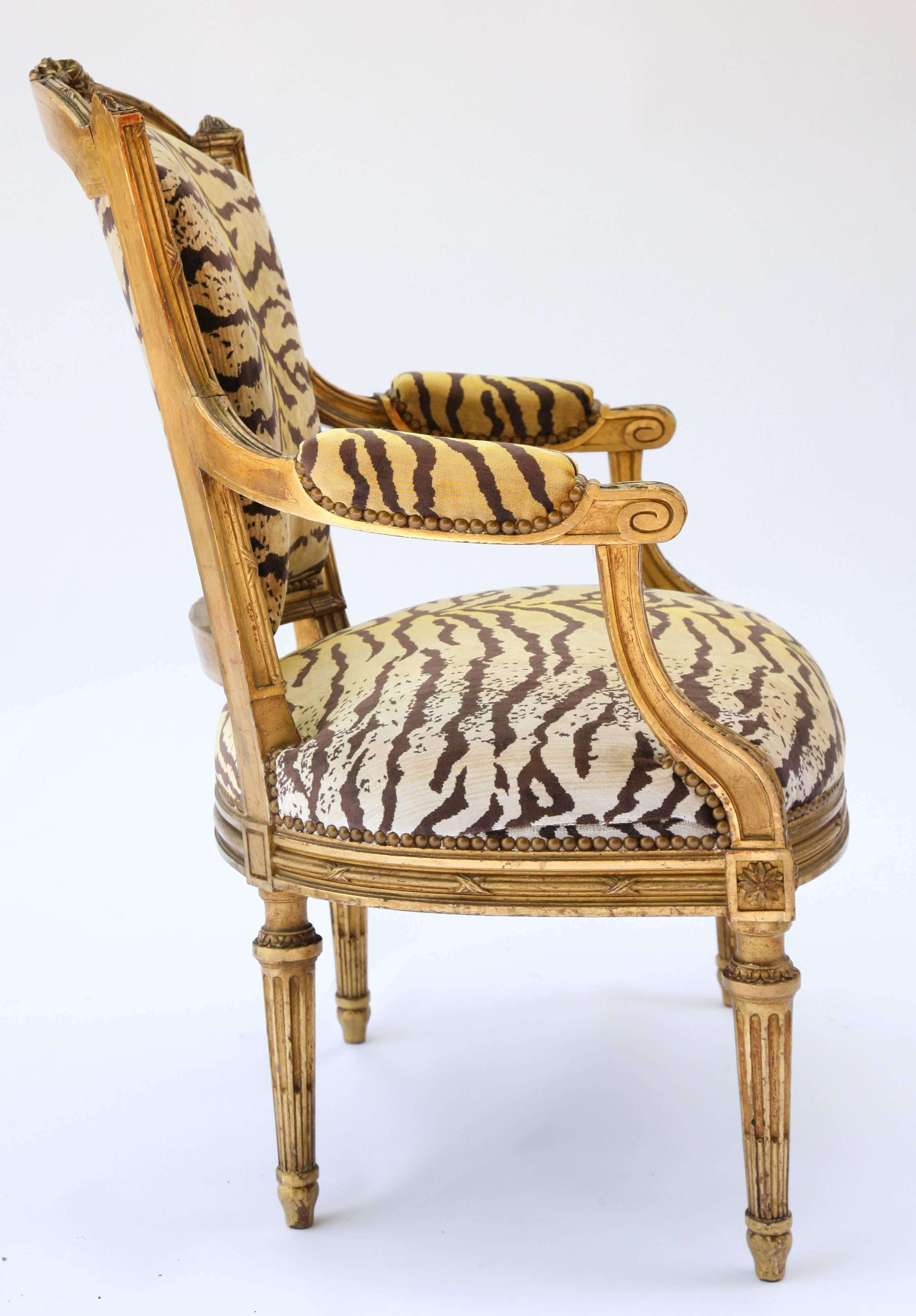 Pair of Guidnon & Fils, Early 19th Century Carved Giltwood Fauteuils 4