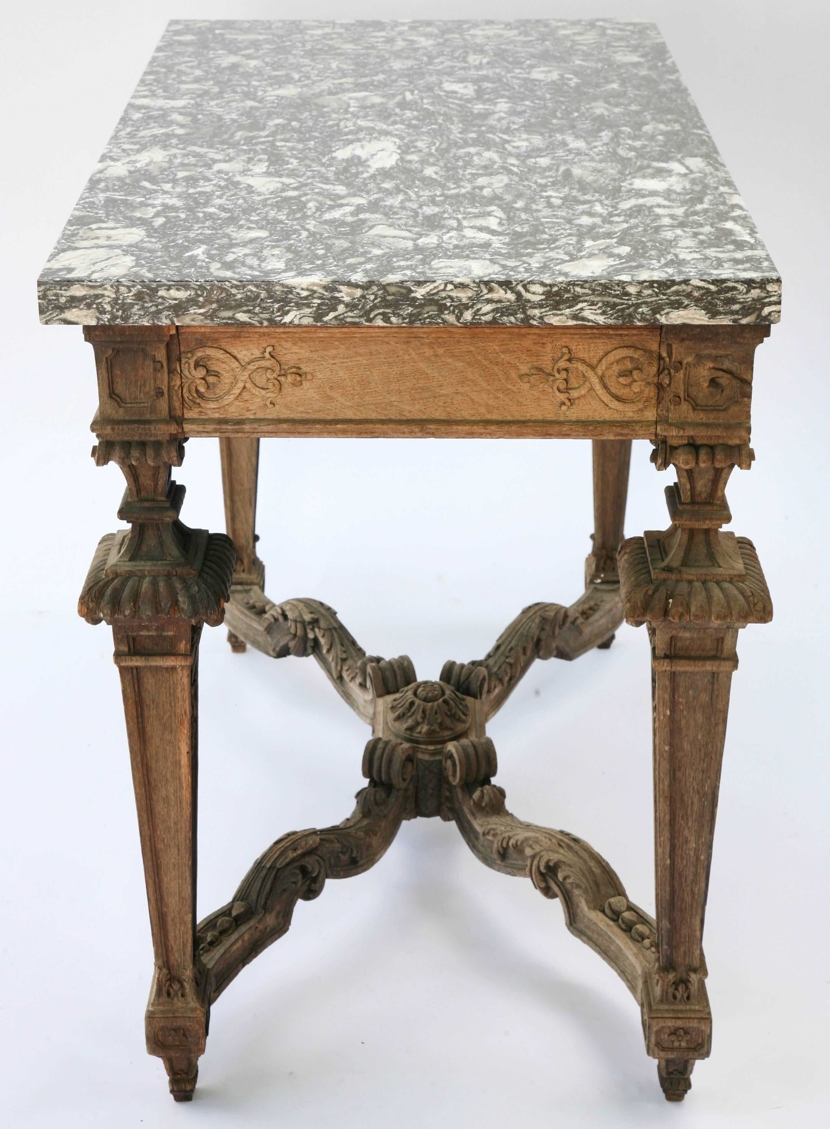 Konsolentisch aus gebleichter Eiche mit Marmorplatte, fein geschnitzt, 19. Jahrhundert im Angebot 5