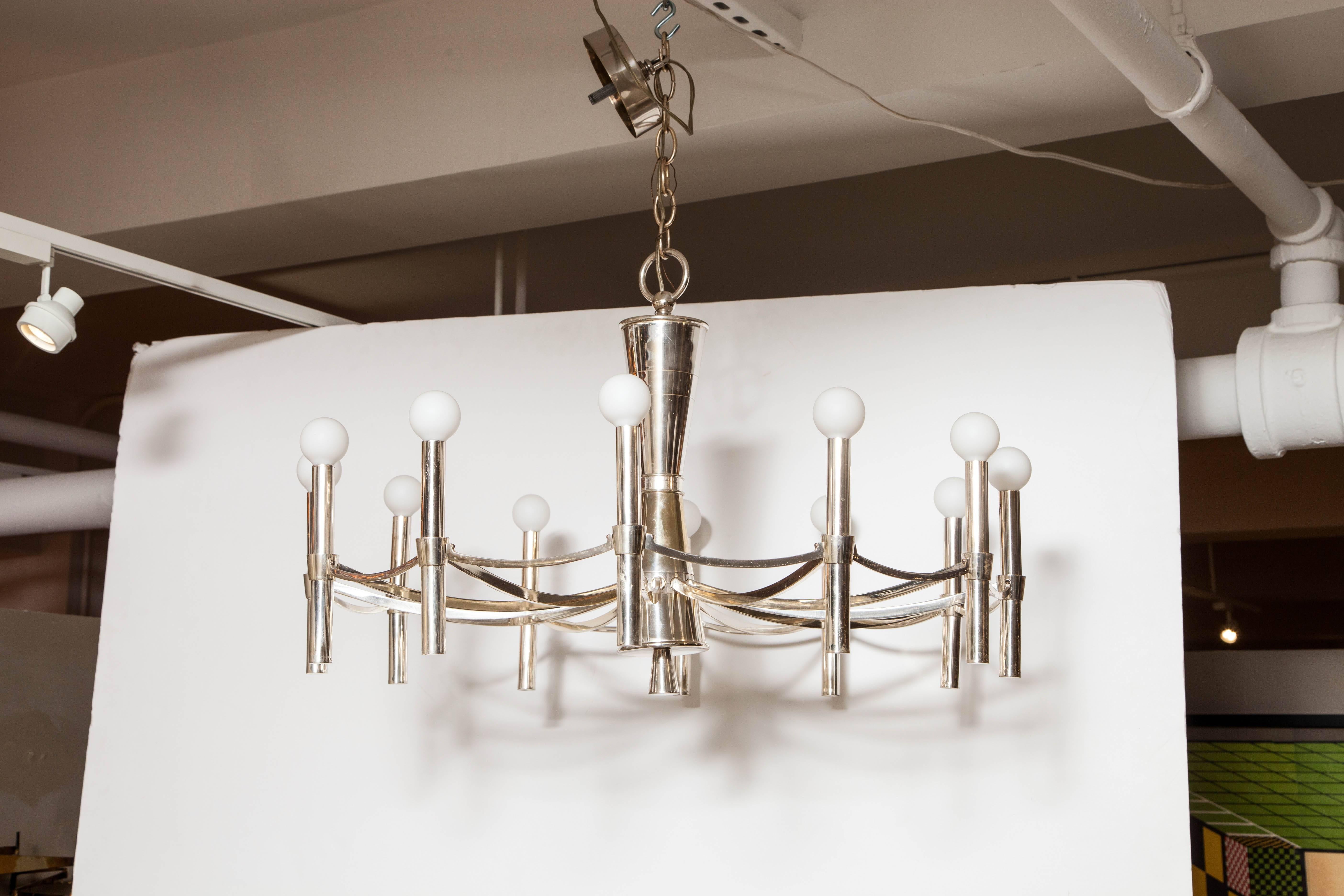 Mid-20th Century Italian Silver Plated Twelve-Light Chandelier For Sale
