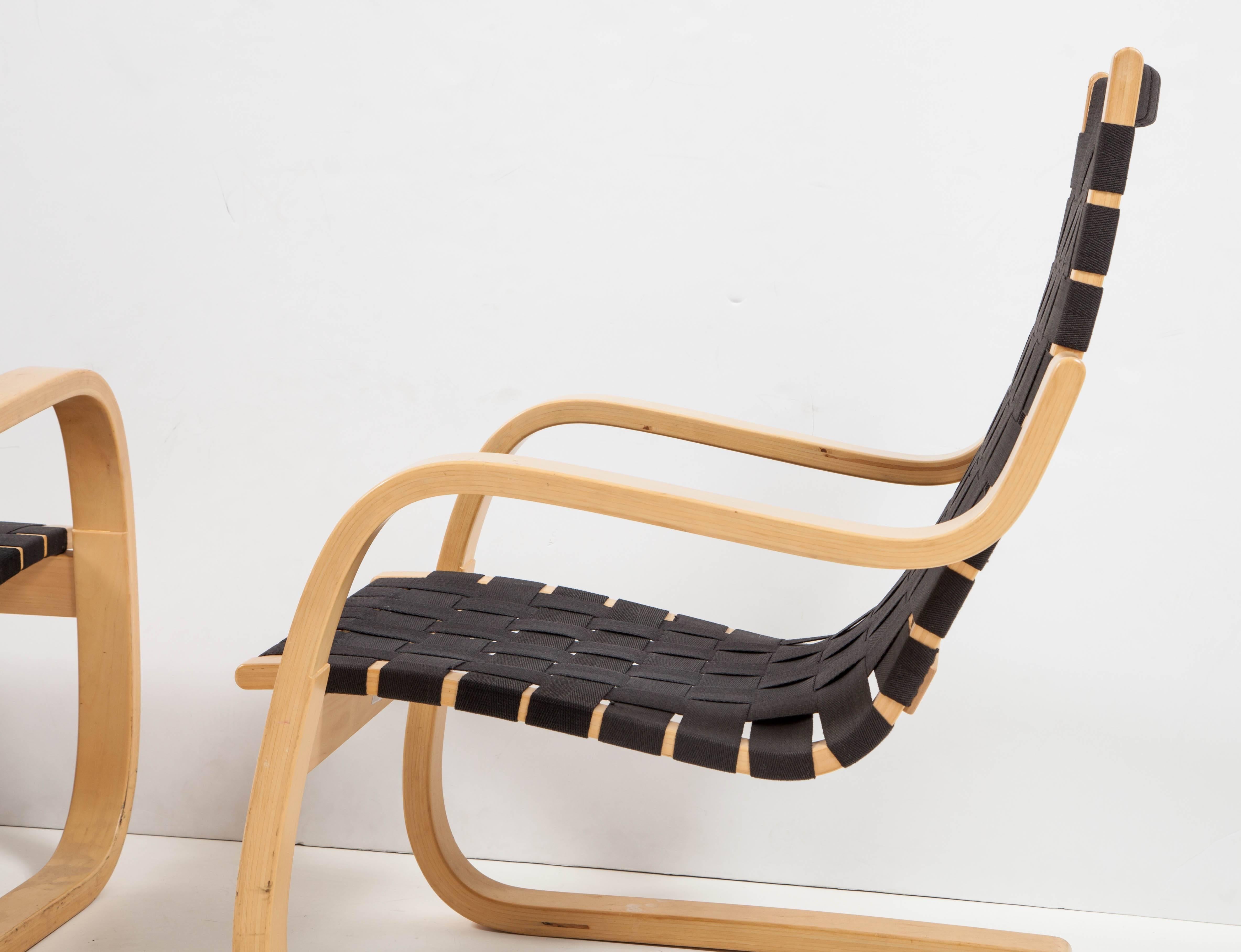 Mid-20th Century Pair of Alvar Aalto Cantilever Chairs 406 by Artek