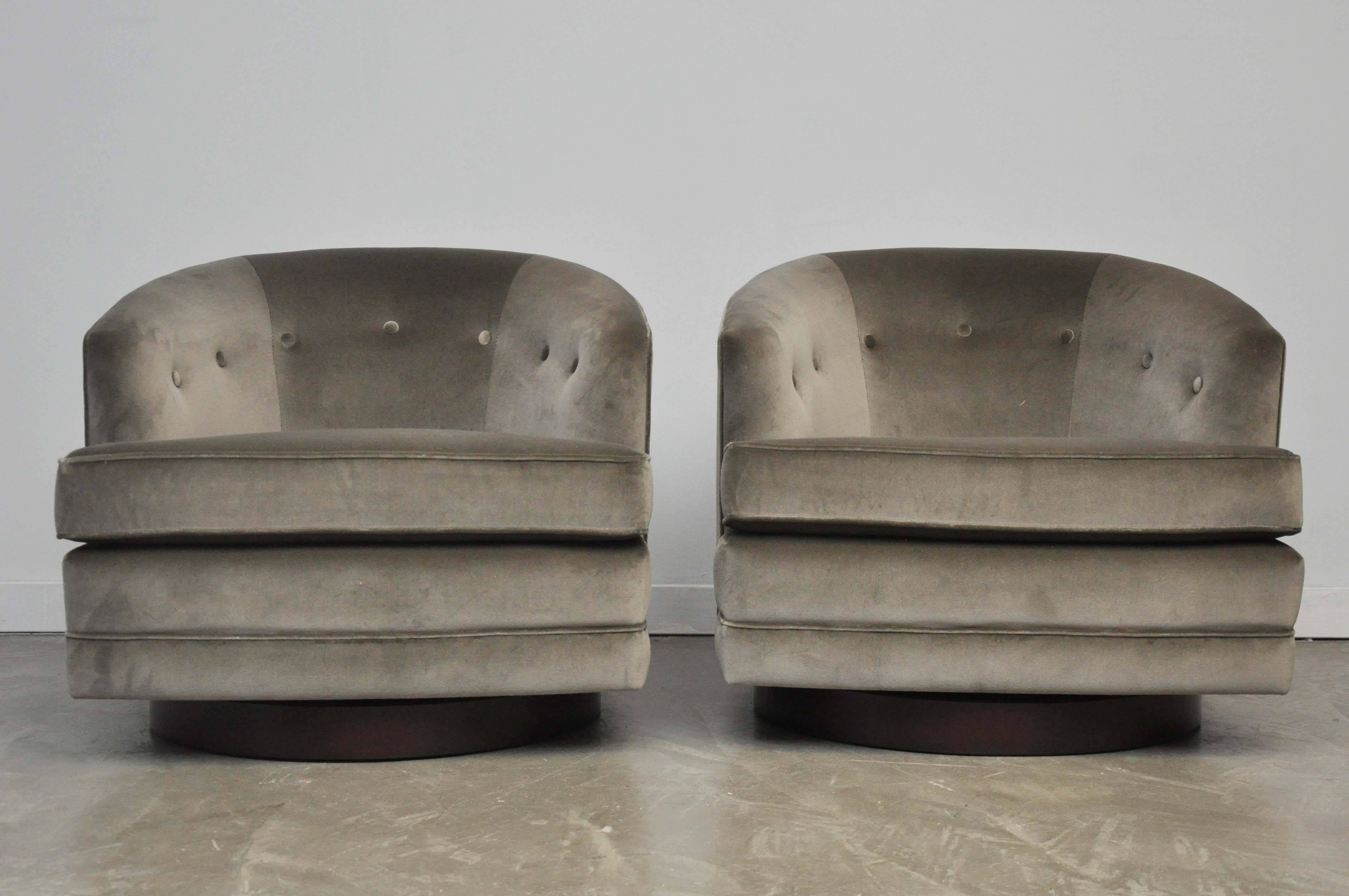 Milo Baughman Swivel Chairs in Grey Velvet In Excellent Condition In Chicago, IL