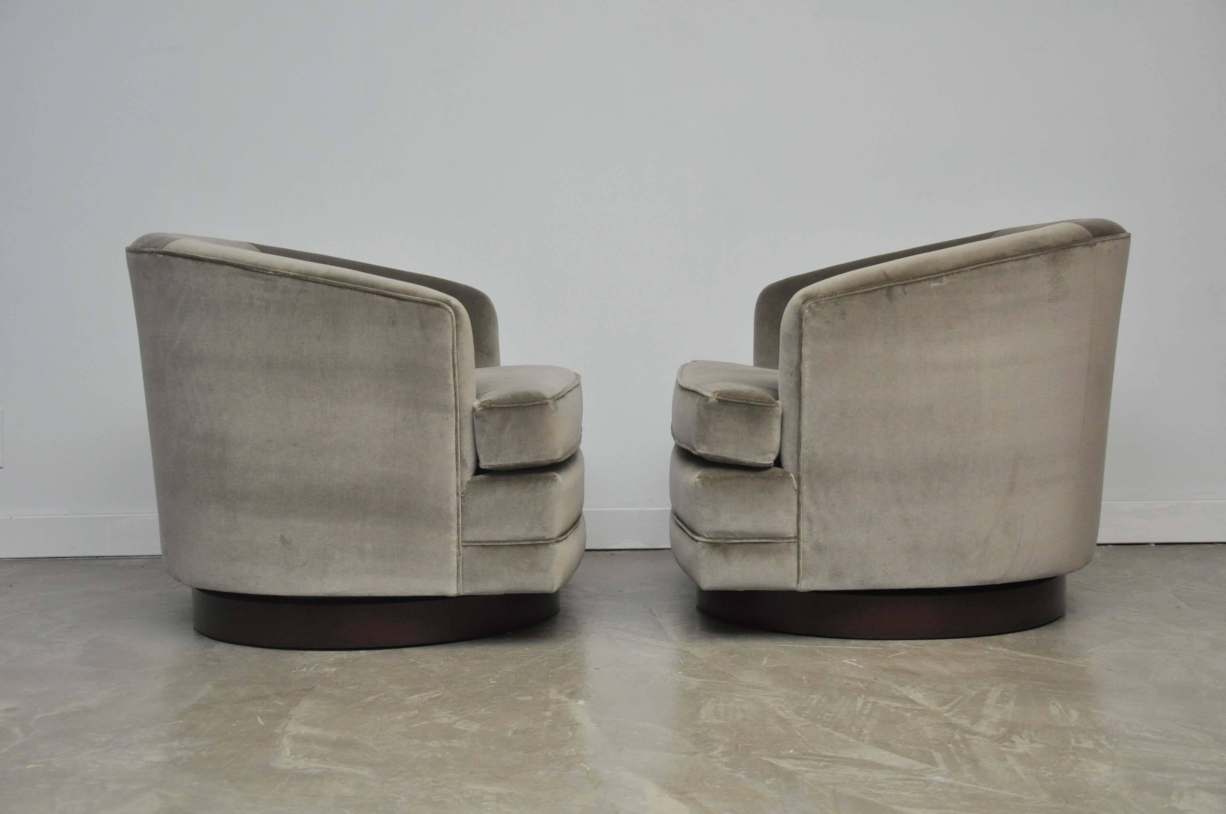Milo Baughman Swivel Chairs in Grey Velvet 1