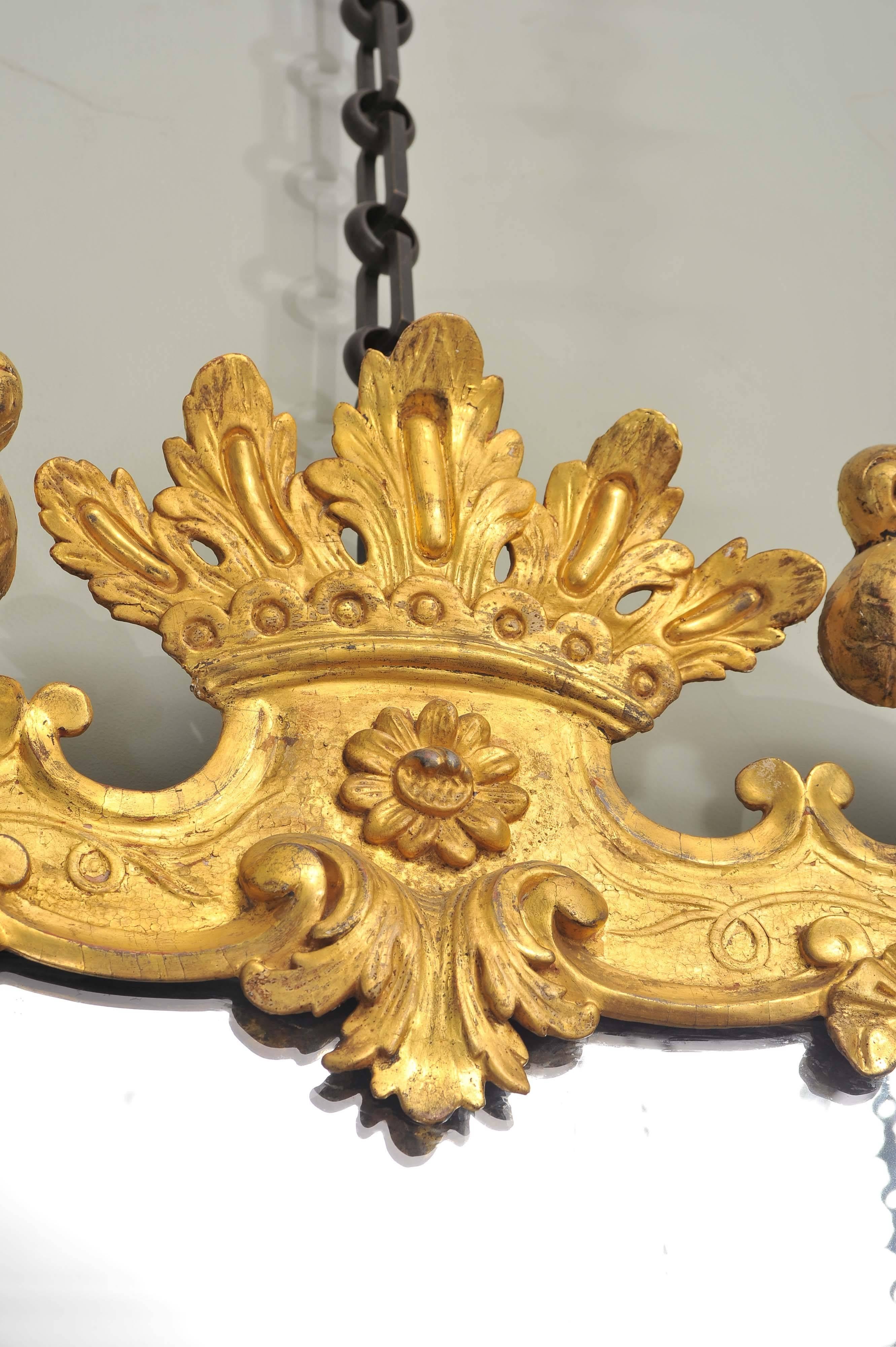 Unusual 18th Century Carved Giltwood Wall Mirror In Excellent Condition For Sale In London, GB