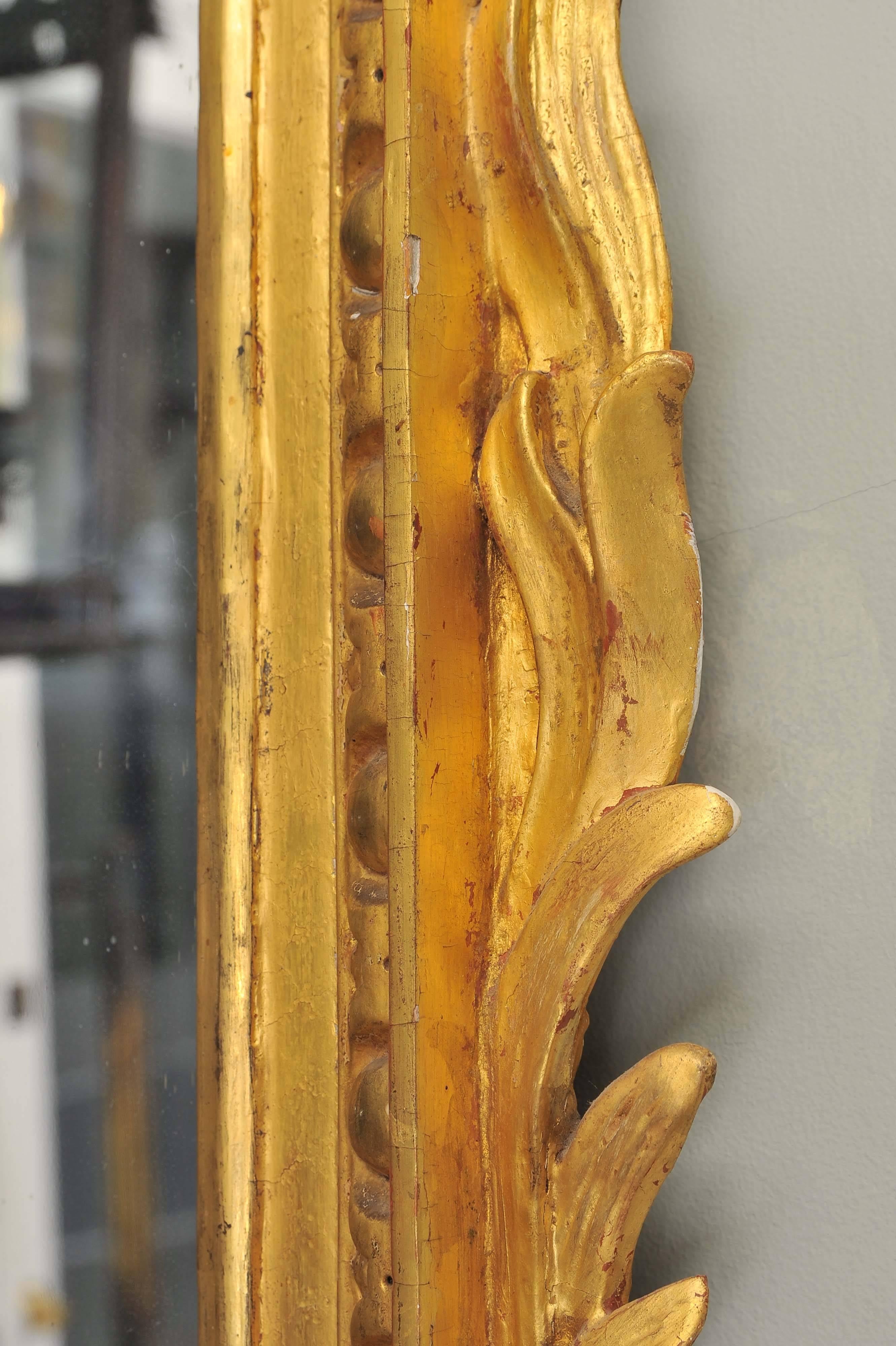 Unusual 18th Century Carved Giltwood Wall Mirror For Sale 1