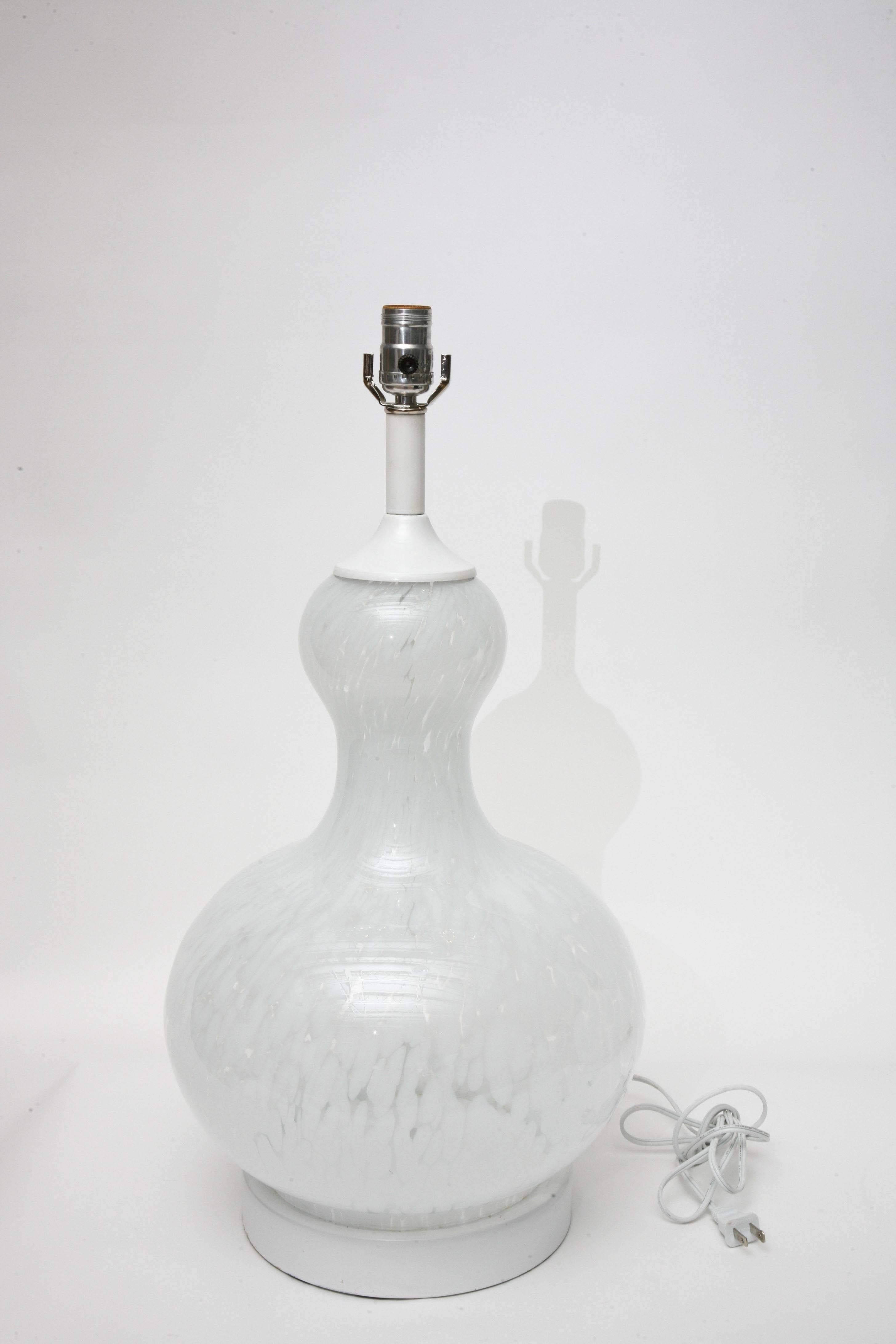 italien Paire de lampes en verre de Murano soufflé à la main de la fin des années 1960 en vente