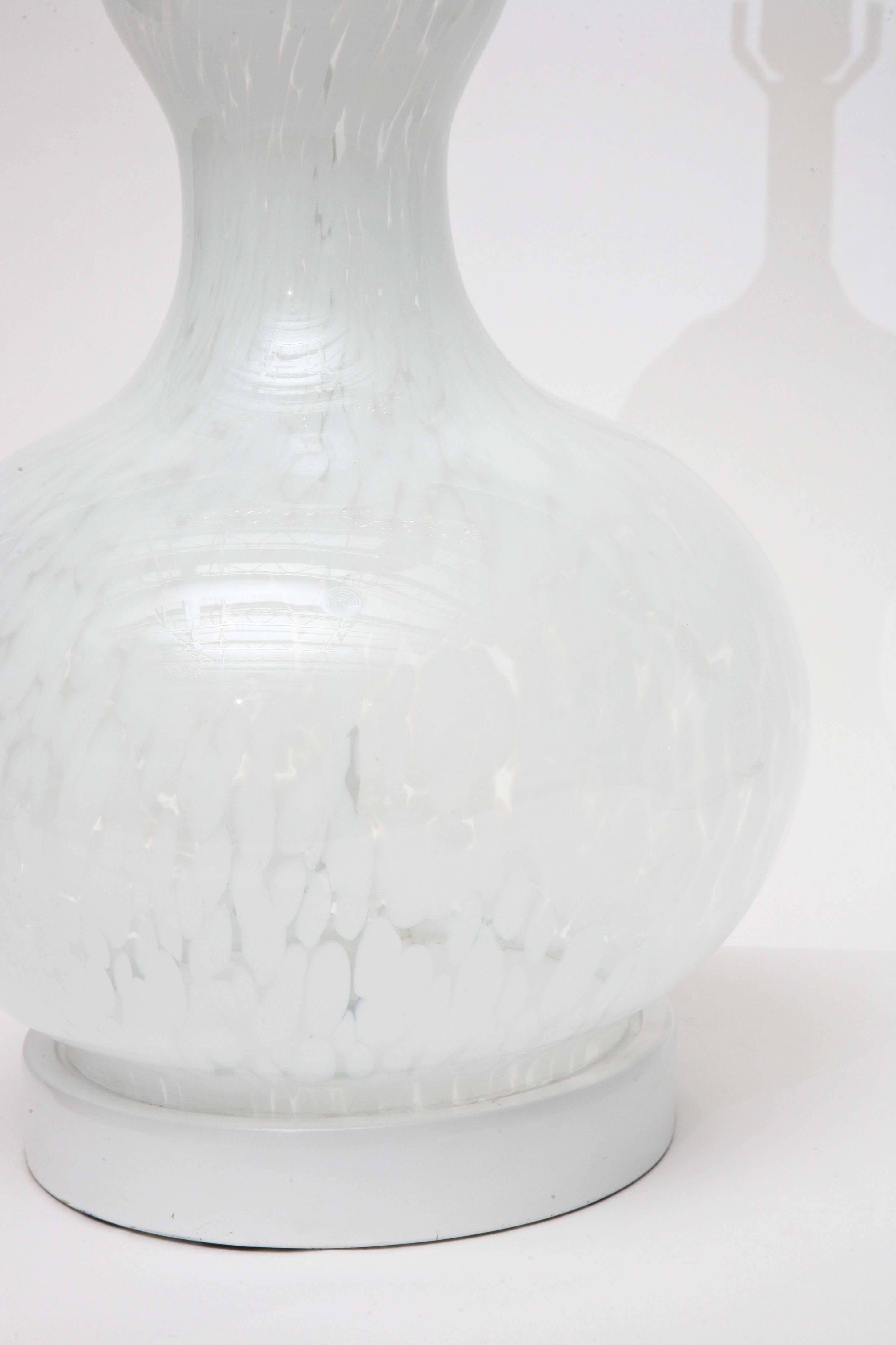 Paire de lampes en verre de Murano soufflé à la main de la fin des années 1960 en vente 2