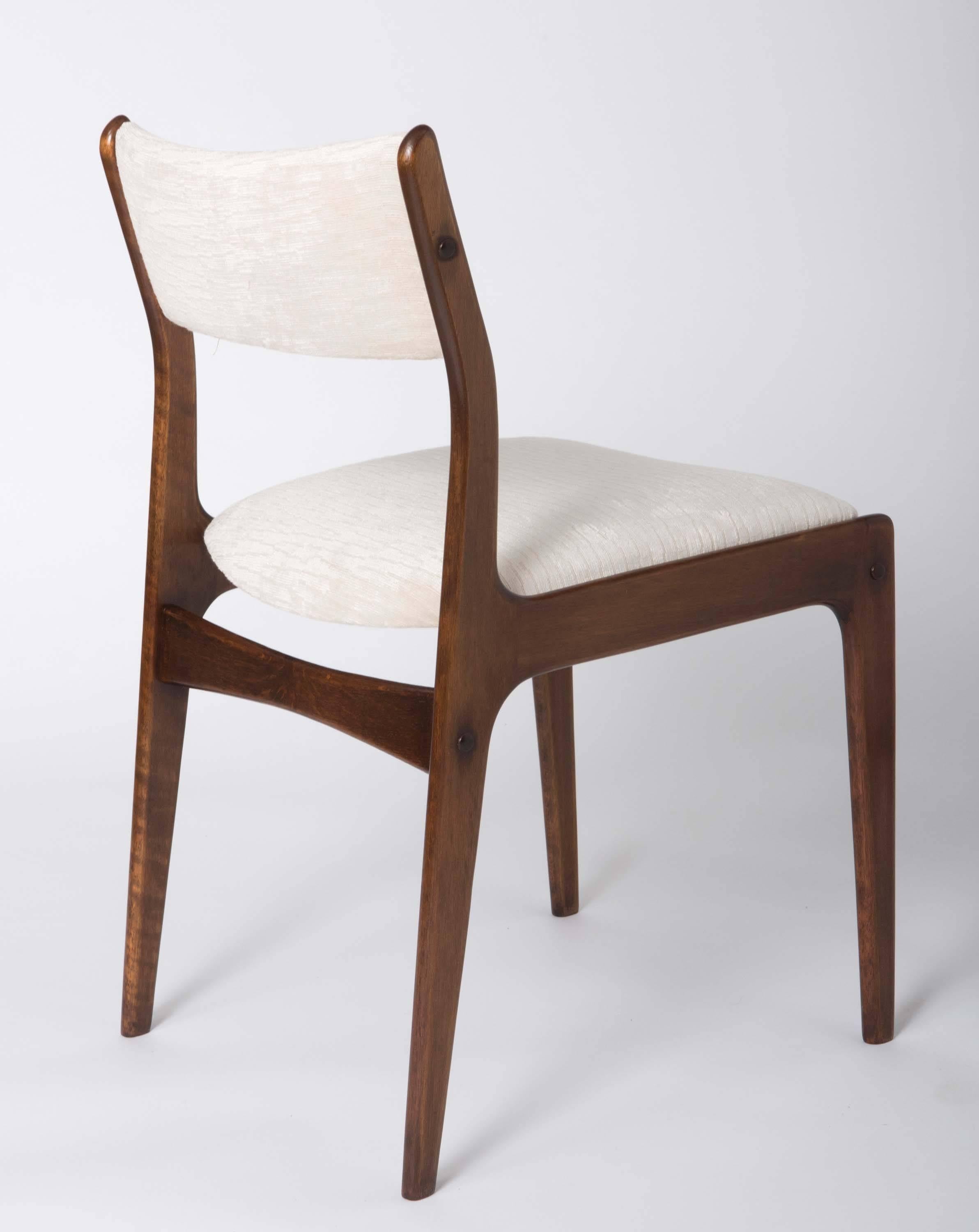 Rosewood Johannes Andersen set of 12 rosewood chairs, Denmark circa 1960 For Sale