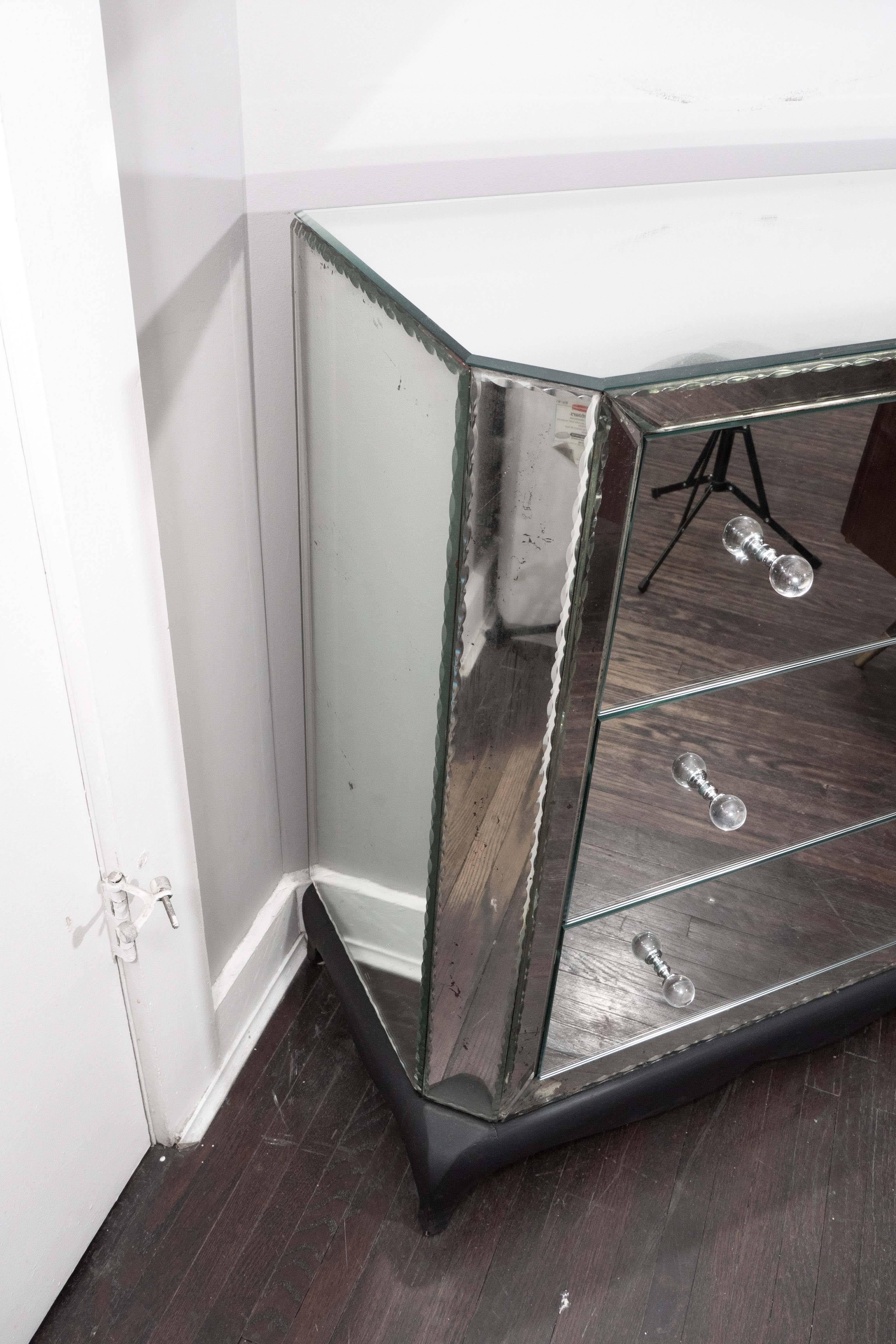 1940s French Mirrored Dresser with Pie Crust Edges and Ebony Base In Excellent Condition In New York, NY