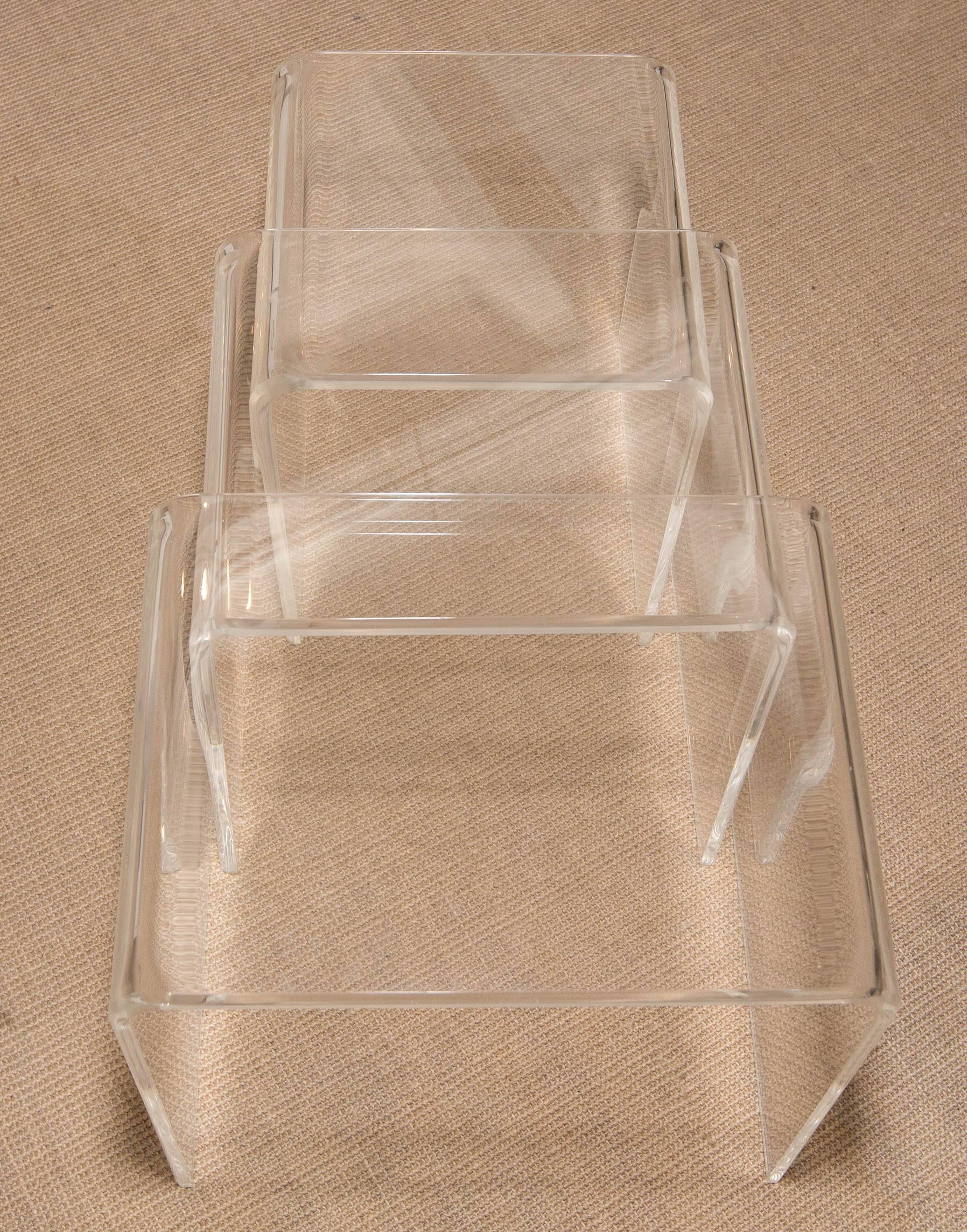 Mid-20th Century Set of Three Mid-Century Lucite Nesting Tables For Sale