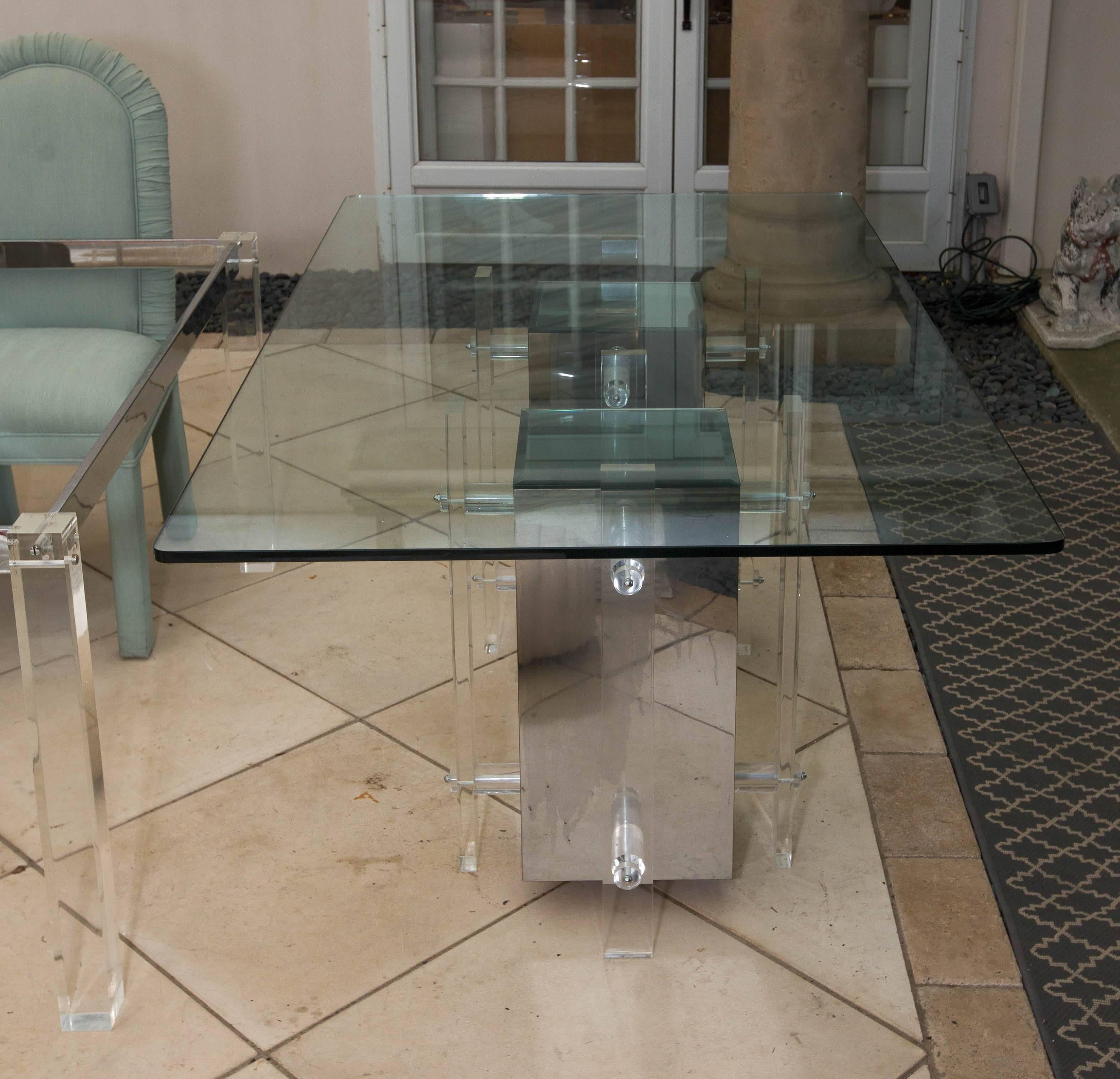 Very Attractive and Unusual Mid-Century Dining Table with Pedestal Base For Sale 2