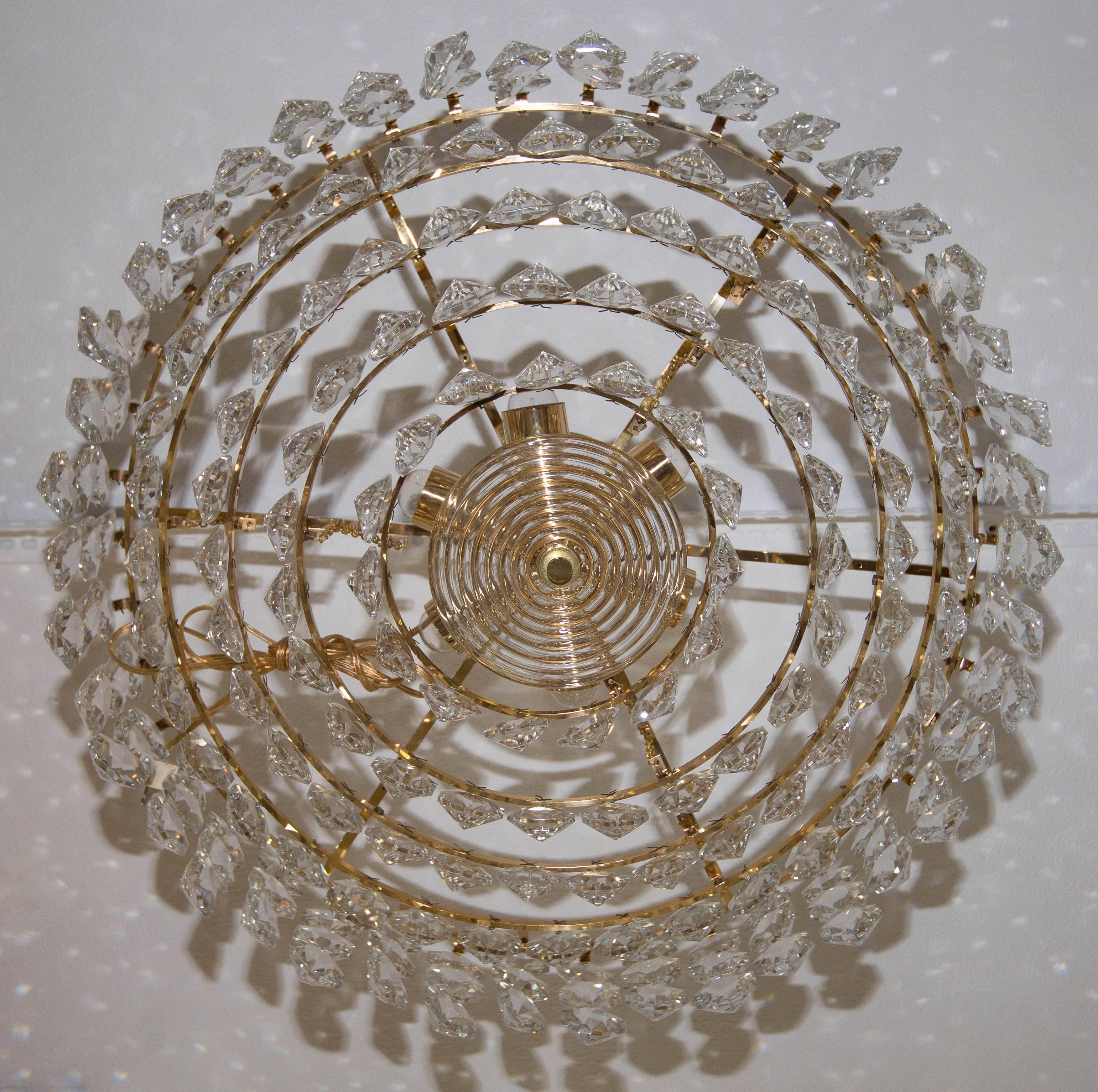 Tiered Brass and Facet Cut-Glass Element Chandelier In Excellent Condition For Sale In Bridgehampton, NY