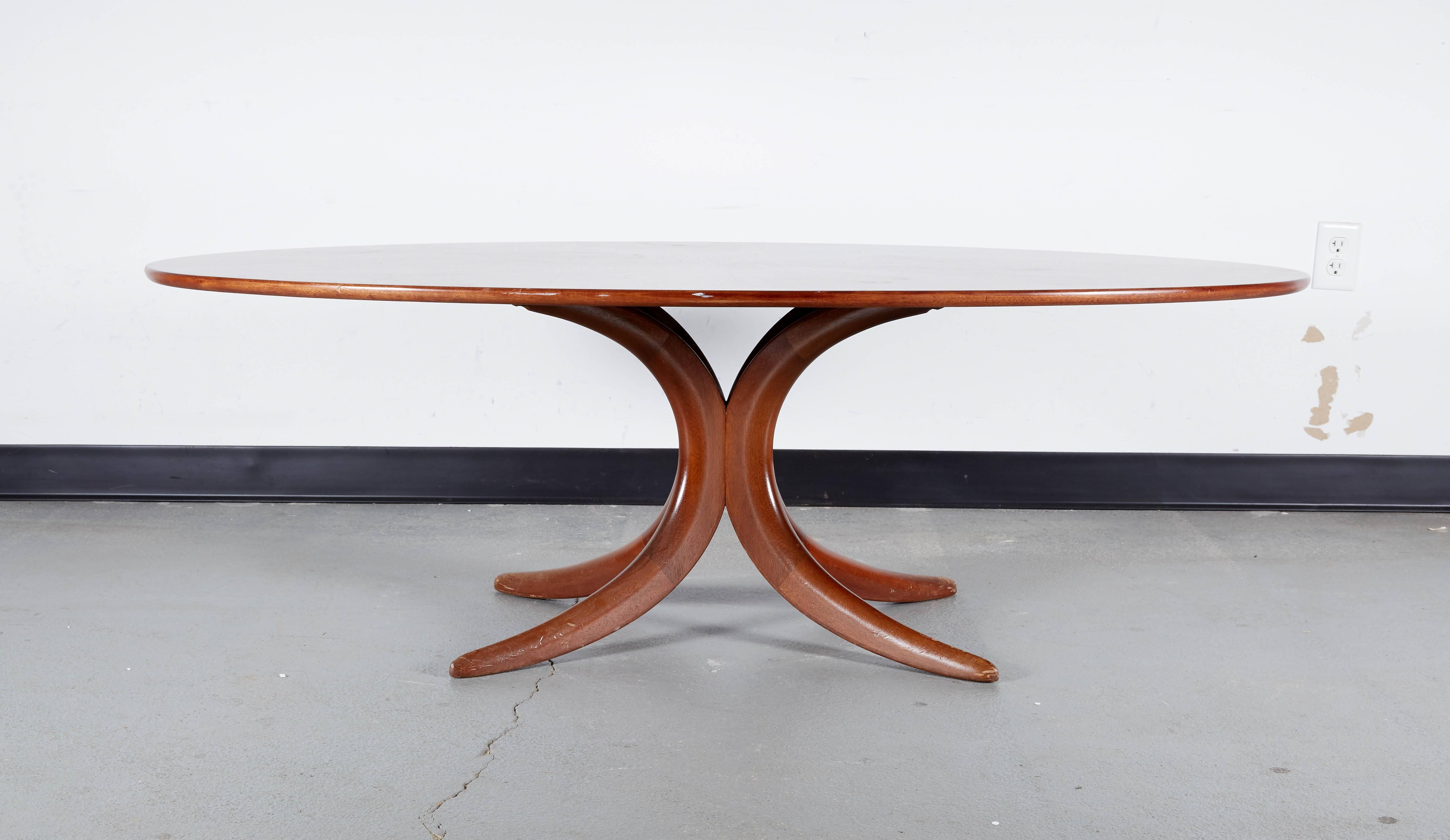 Postmodern Oval Mahogany Coffee Table In Good Condition In New York, NY