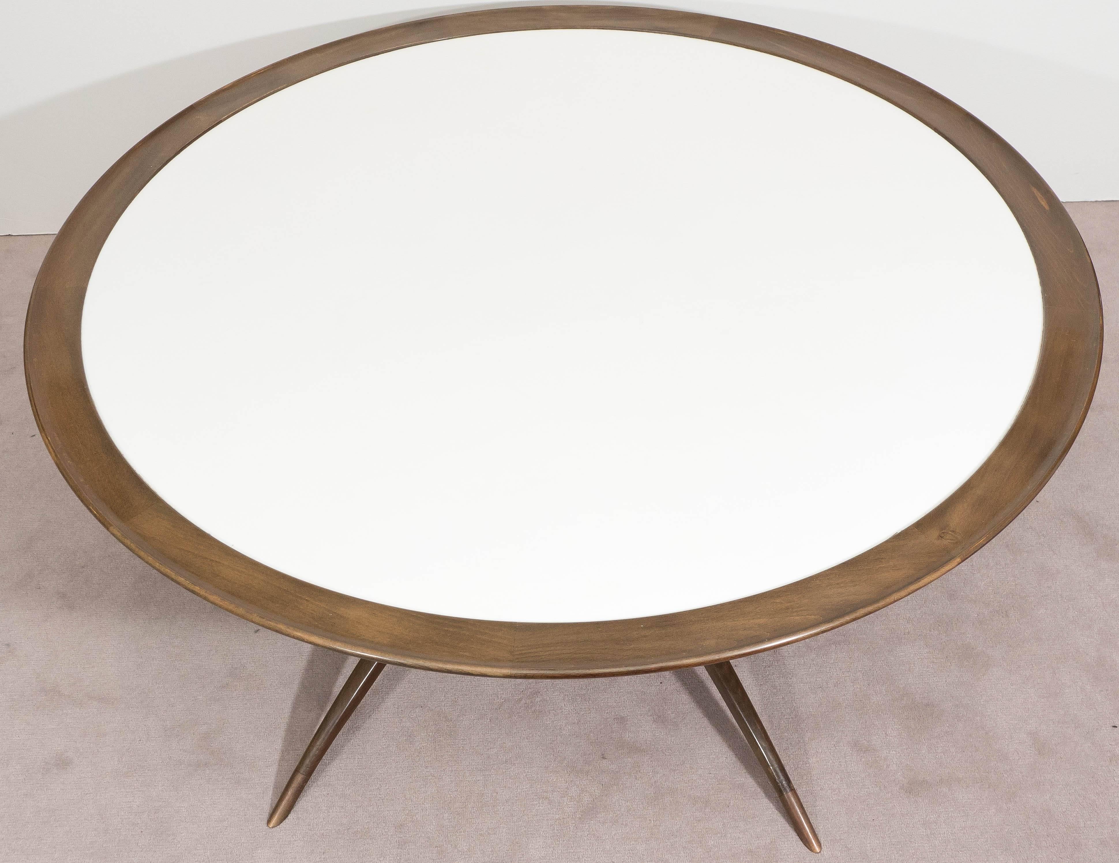 Mid-Century Spiderleg Coffee Table in Walnut with Milk Glass Top In Good Condition In New York, NY