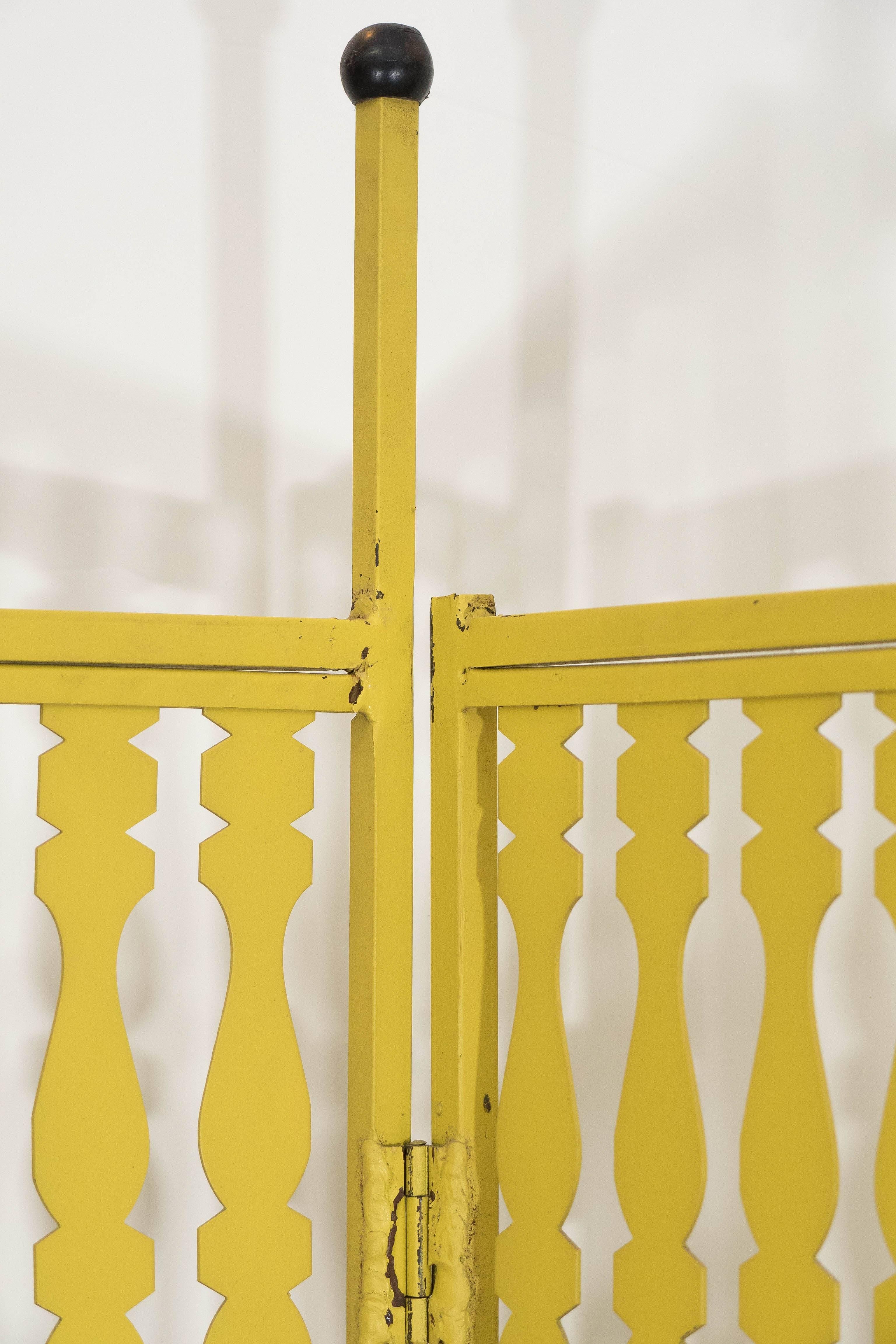 Arthur Umanoff Three-Panel Folding Screen in Yellow In Good Condition For Sale In New York, NY