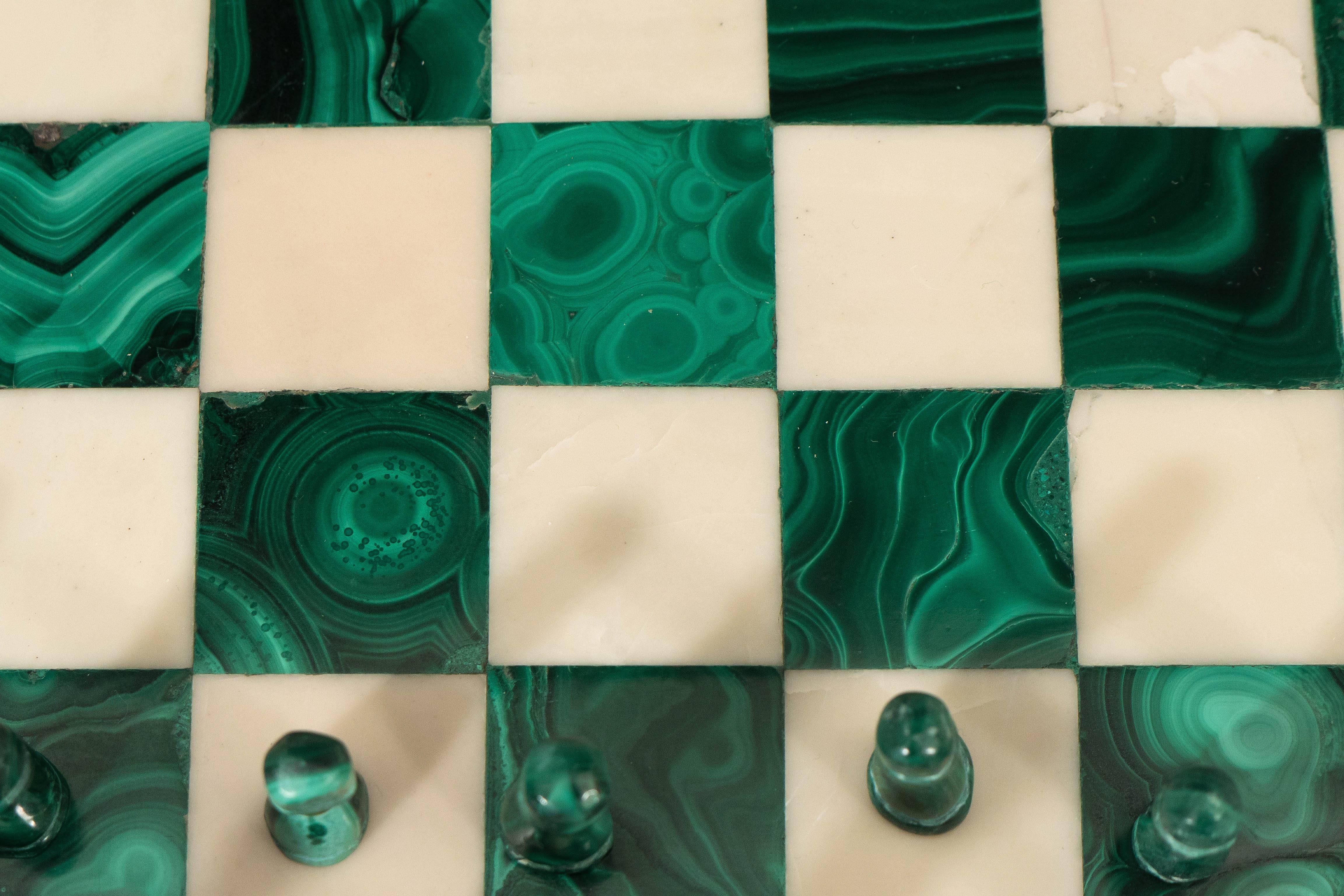 Malachite Jeu d'échecs du milieu du siècle en malachite et marbre