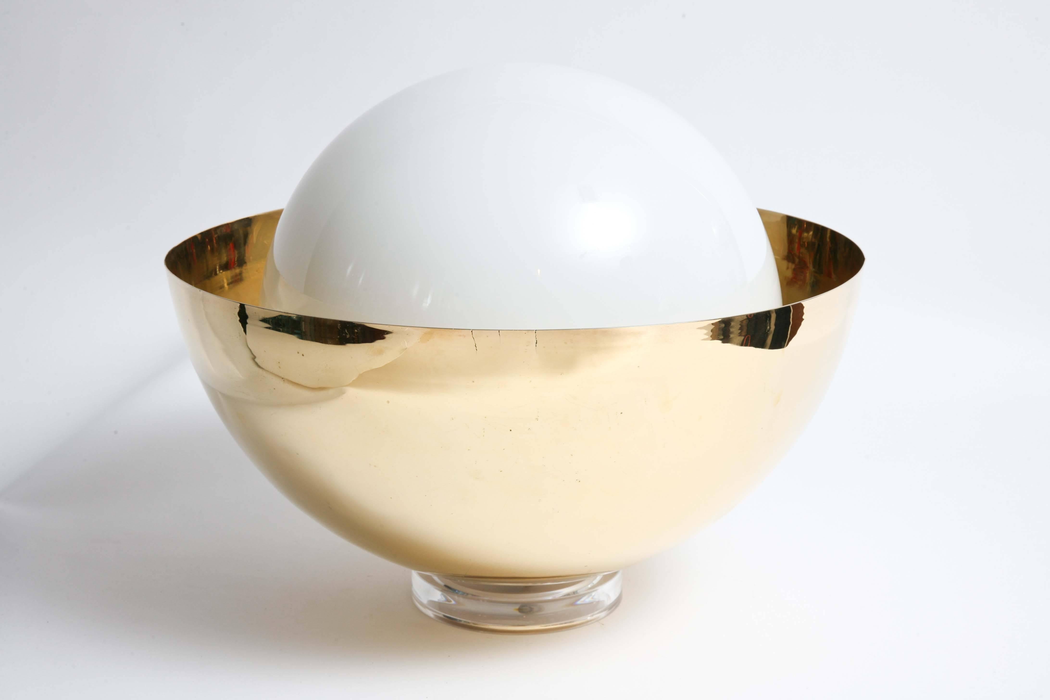 Mid-Century Modern Italian Stilnovo Brass/Glass Globe Table Lamp In Good Condition In Miami, FL