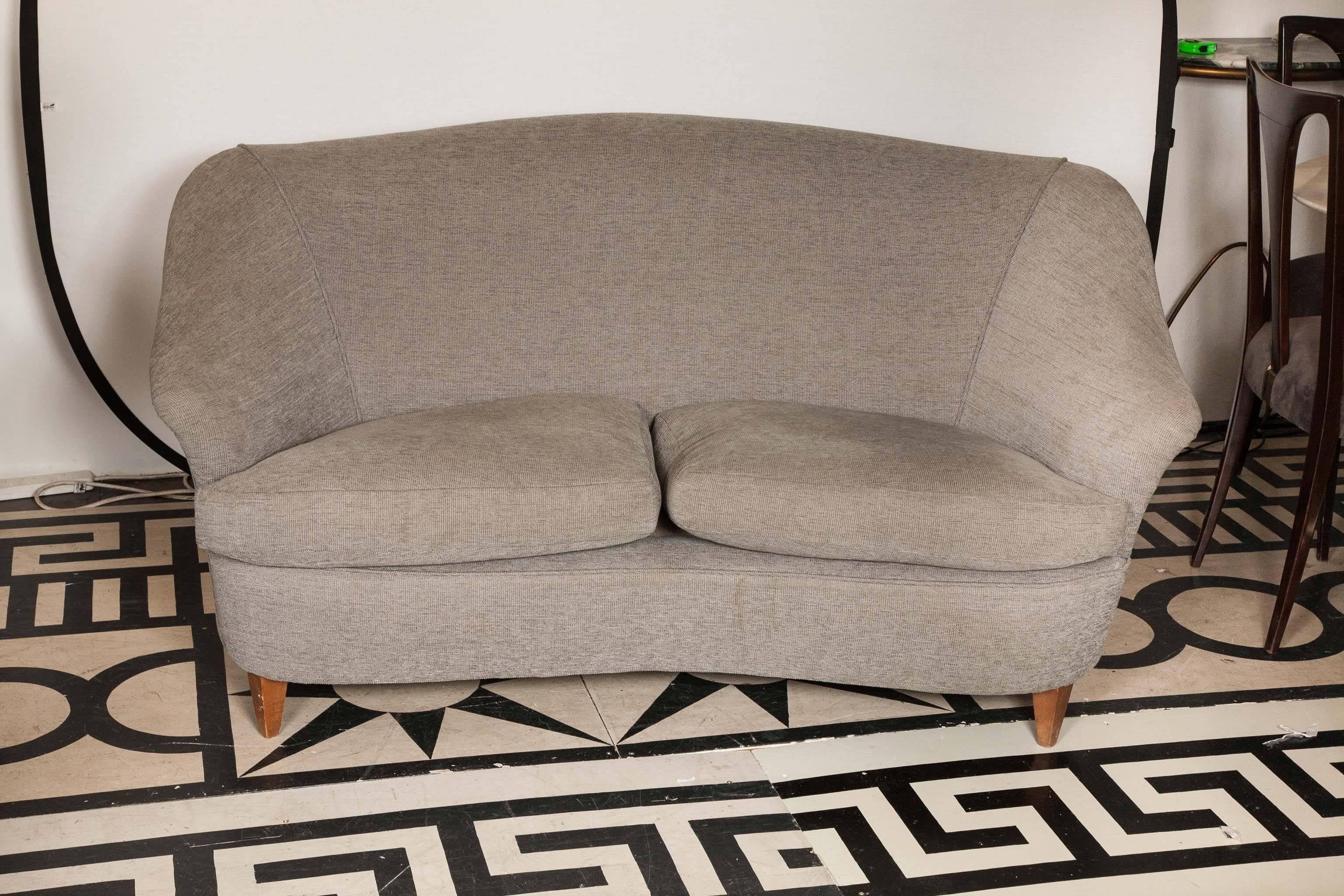 1940-1945s Italian sofa attributed to Ico Parisi.