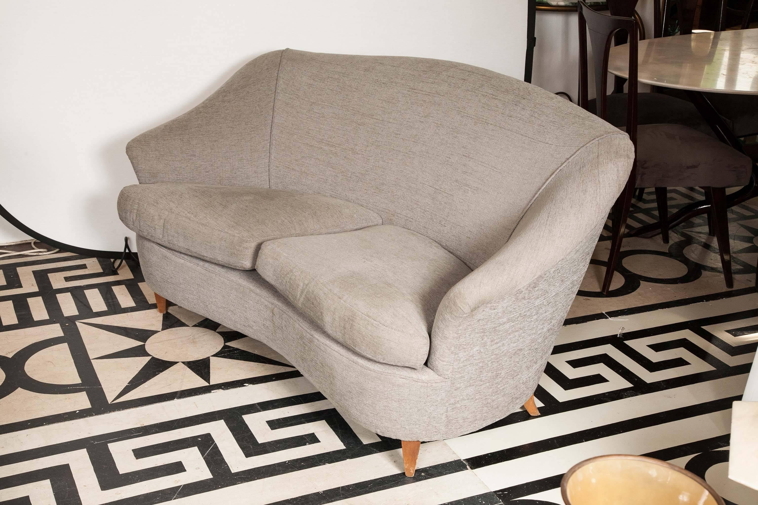 Mid-20th Century 1940-1945s Italian Sofa Attributed to Ico Parisi
